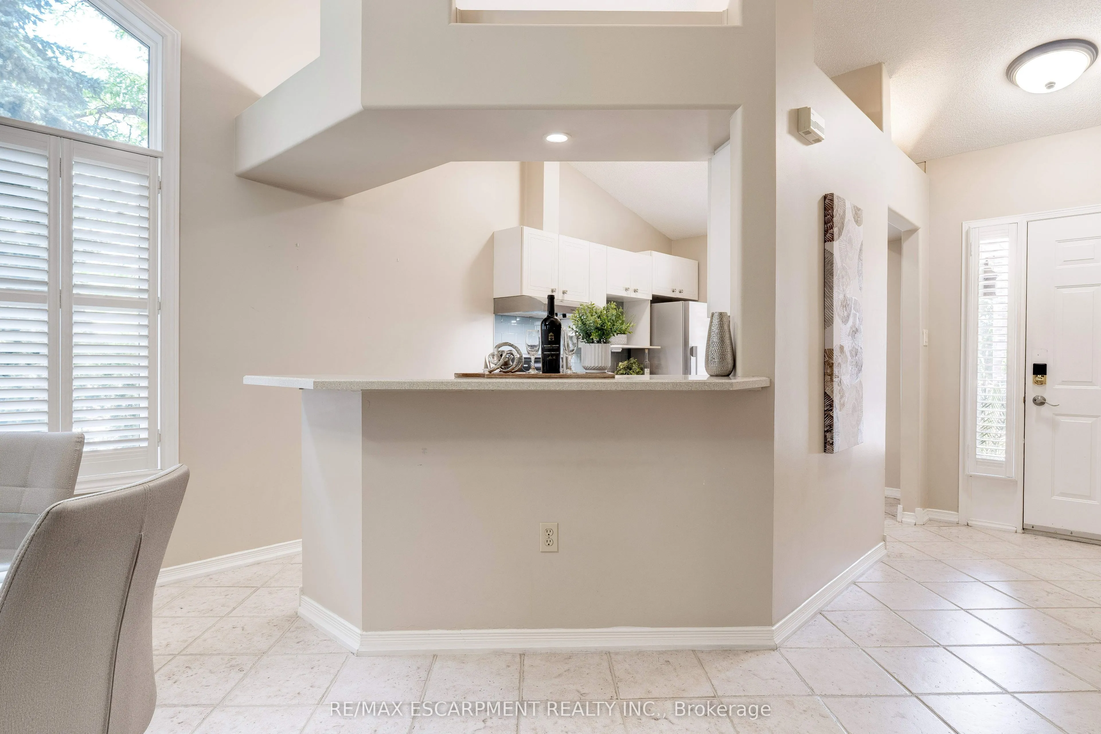 2774 King Street E, #10