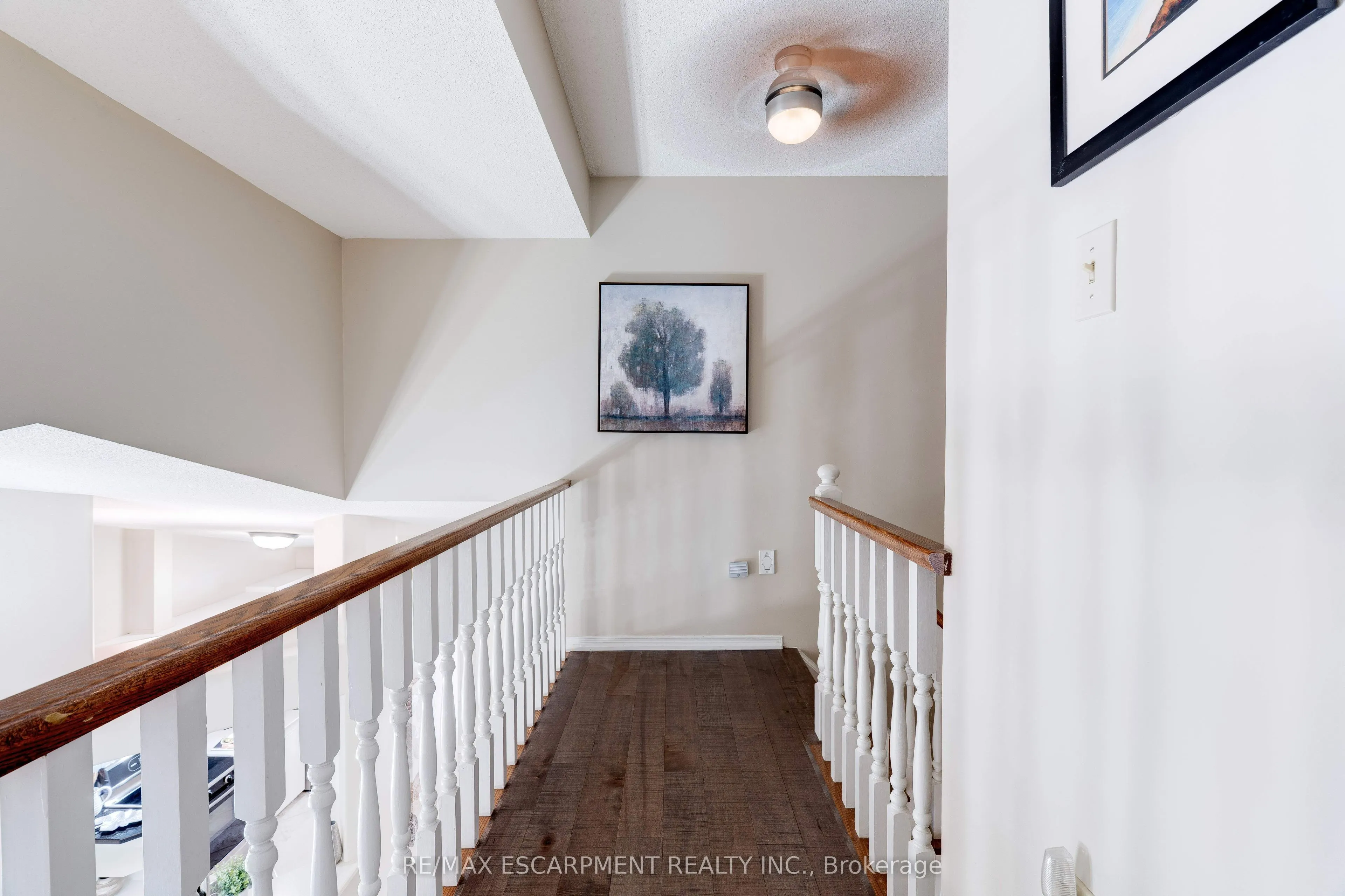 2774 King Street E, #10