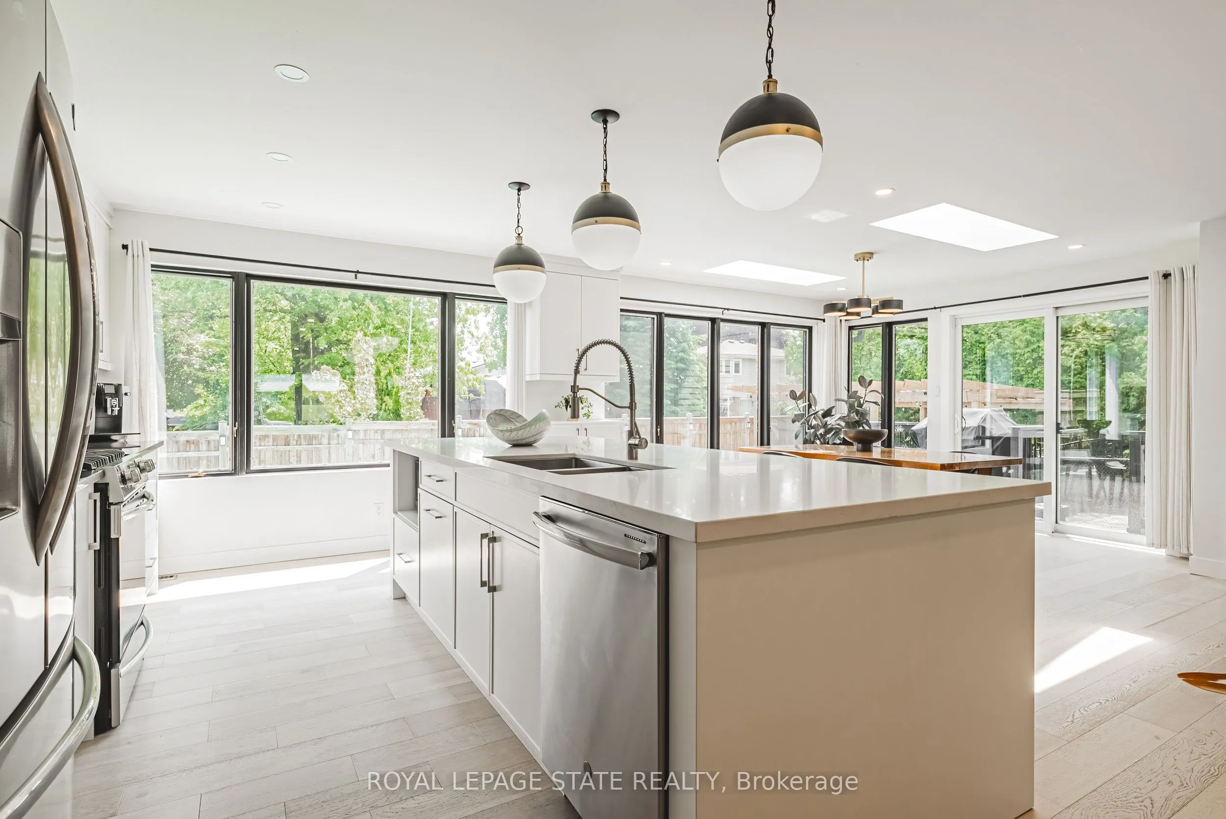 16 Lynndale Drive