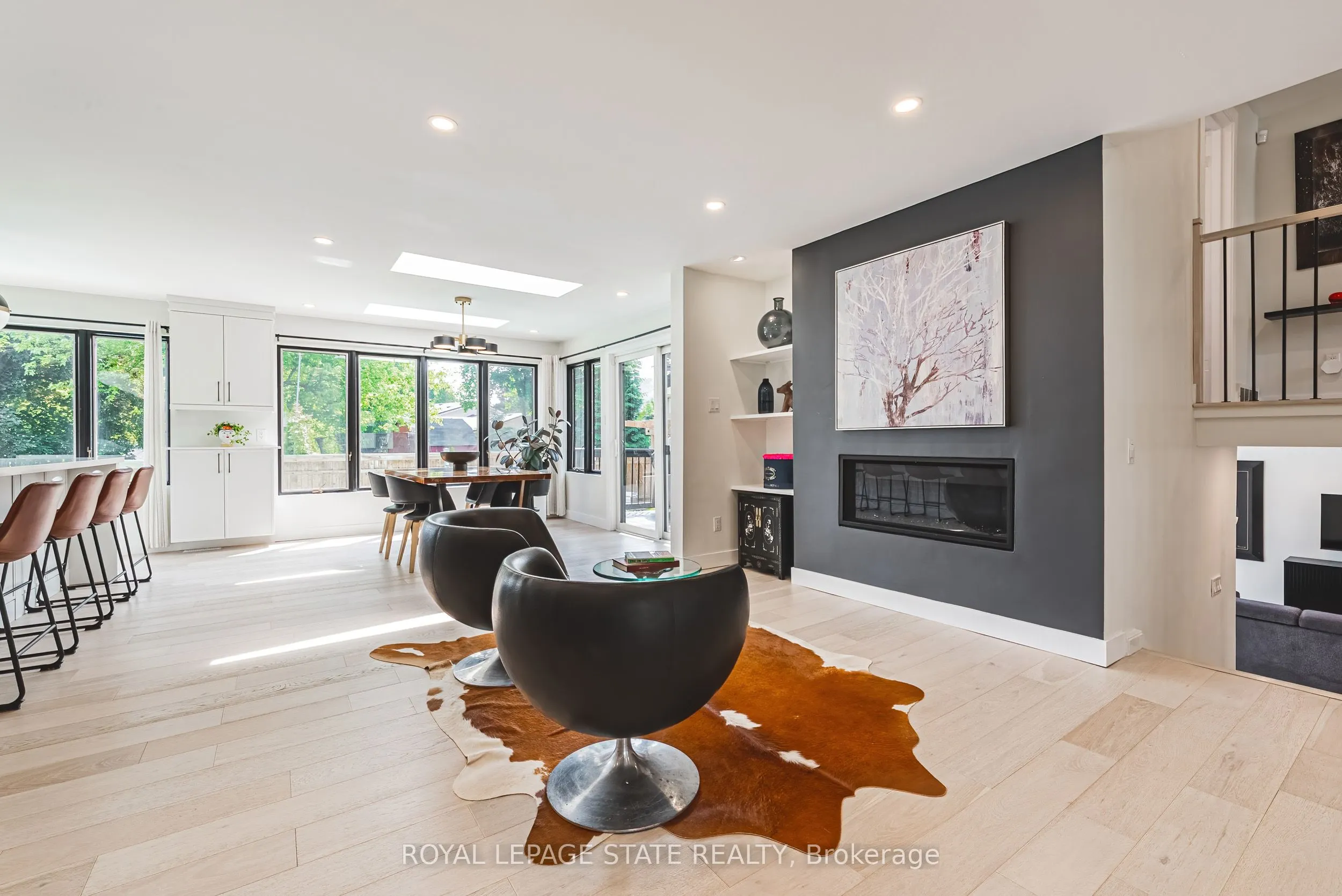 16 Lynndale Drive