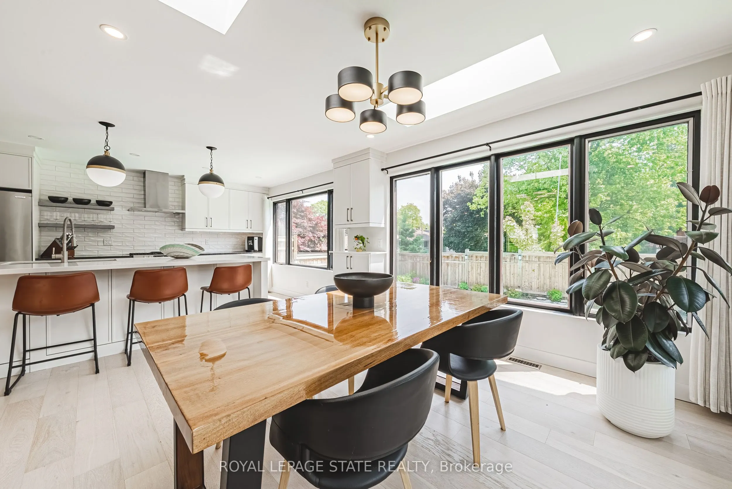 16 Lynndale Drive
