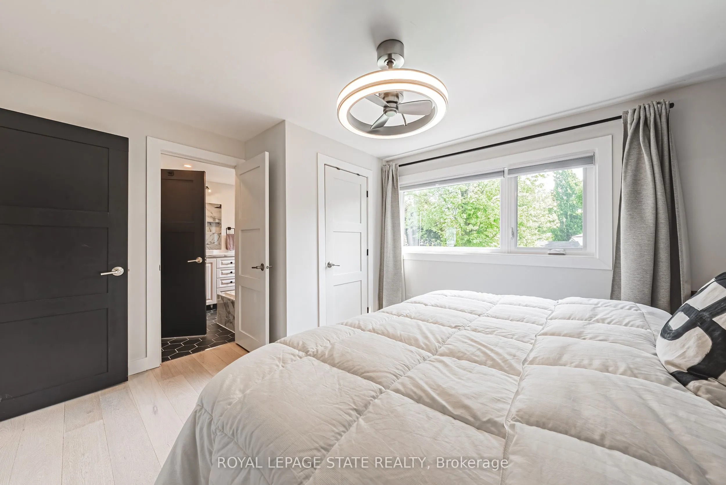 16 Lynndale Drive