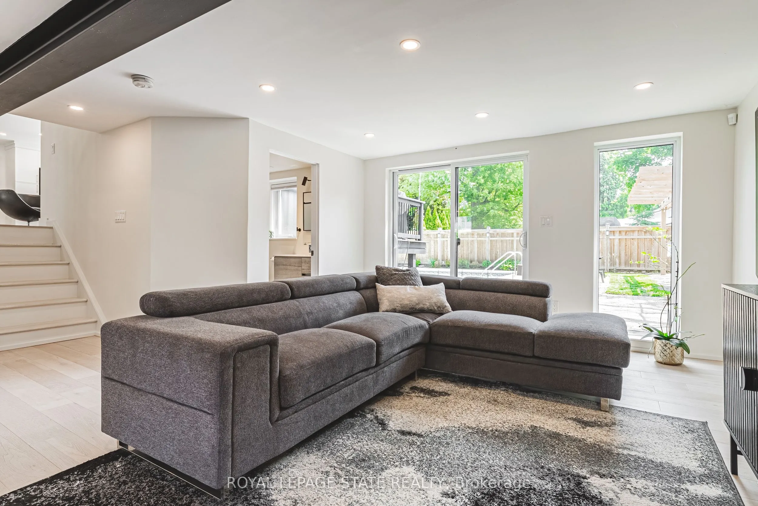 16 Lynndale Drive