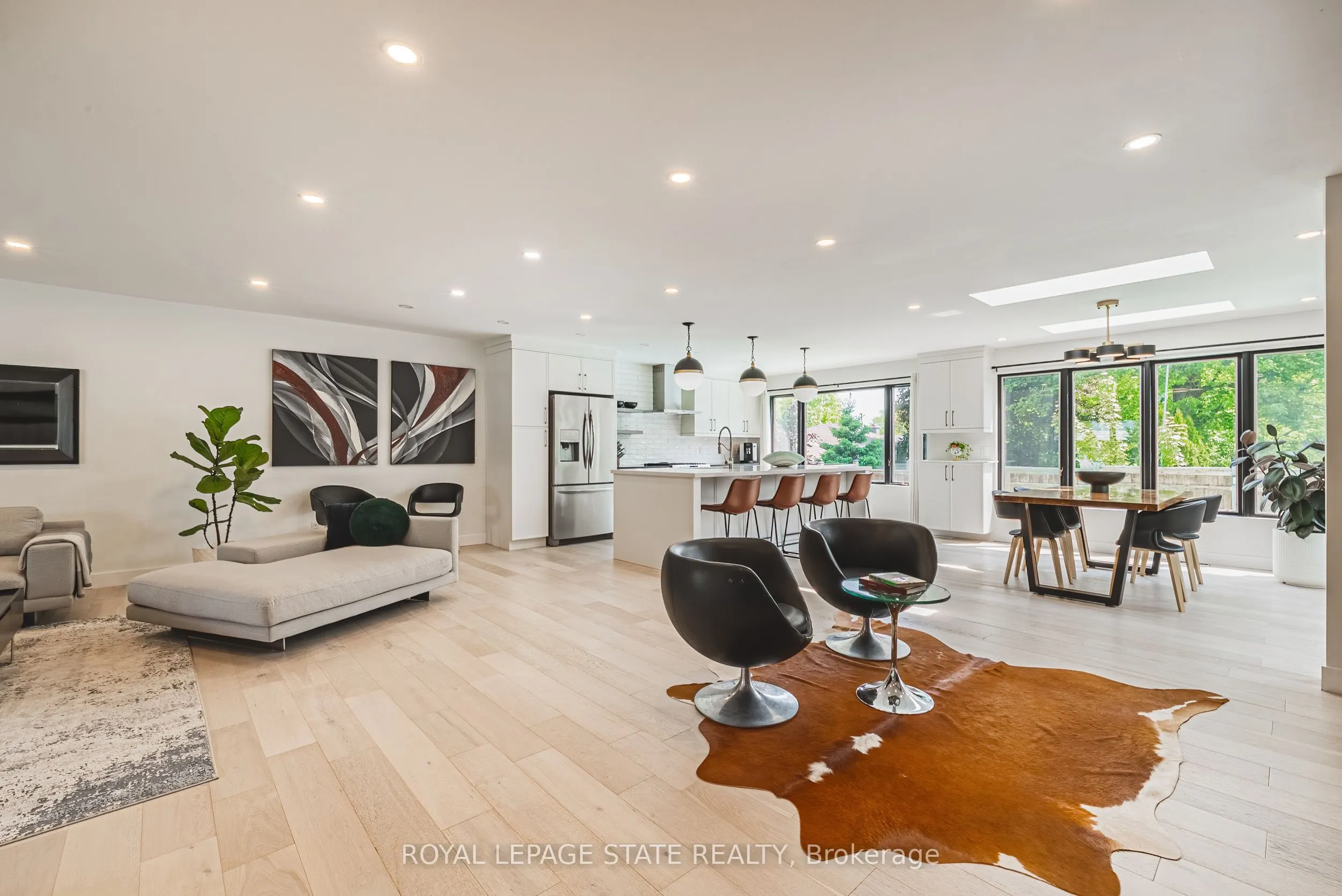 16 Lynndale Drive