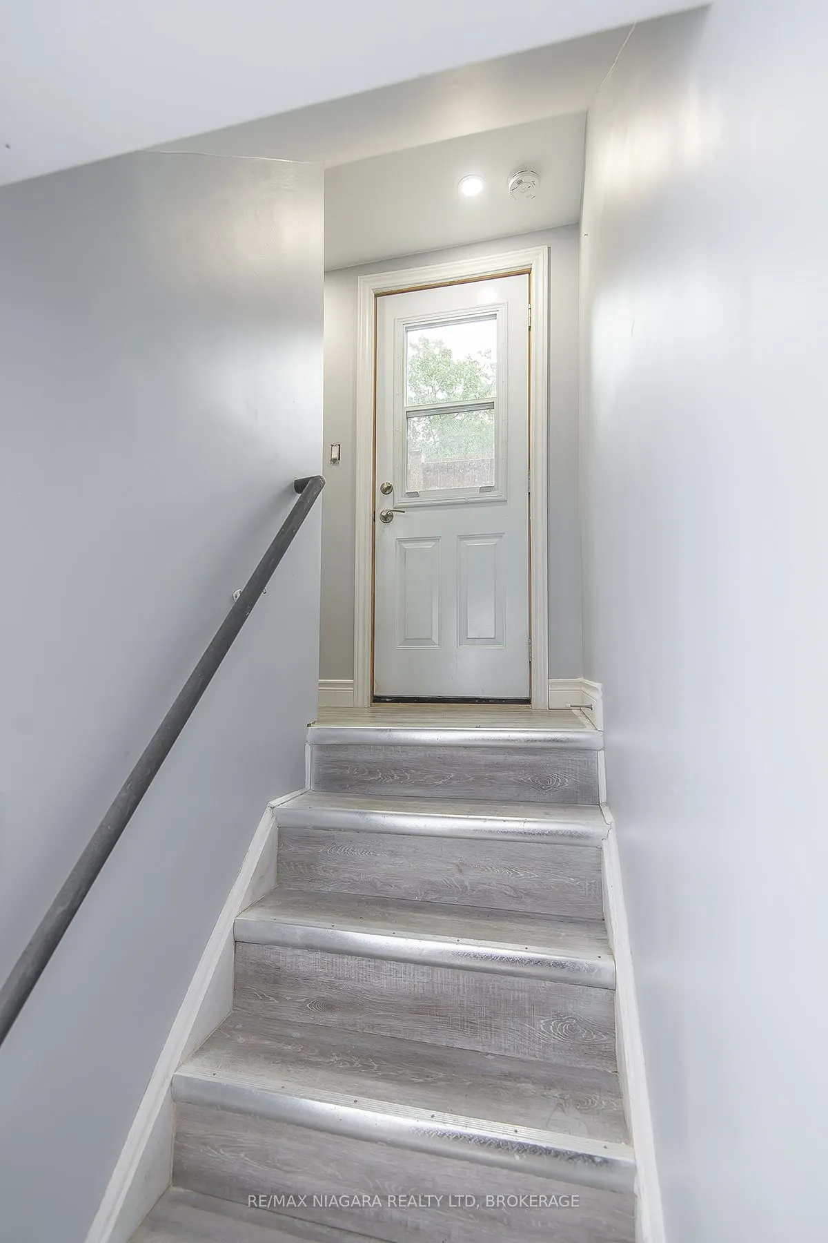 4607 Nelson Crescent