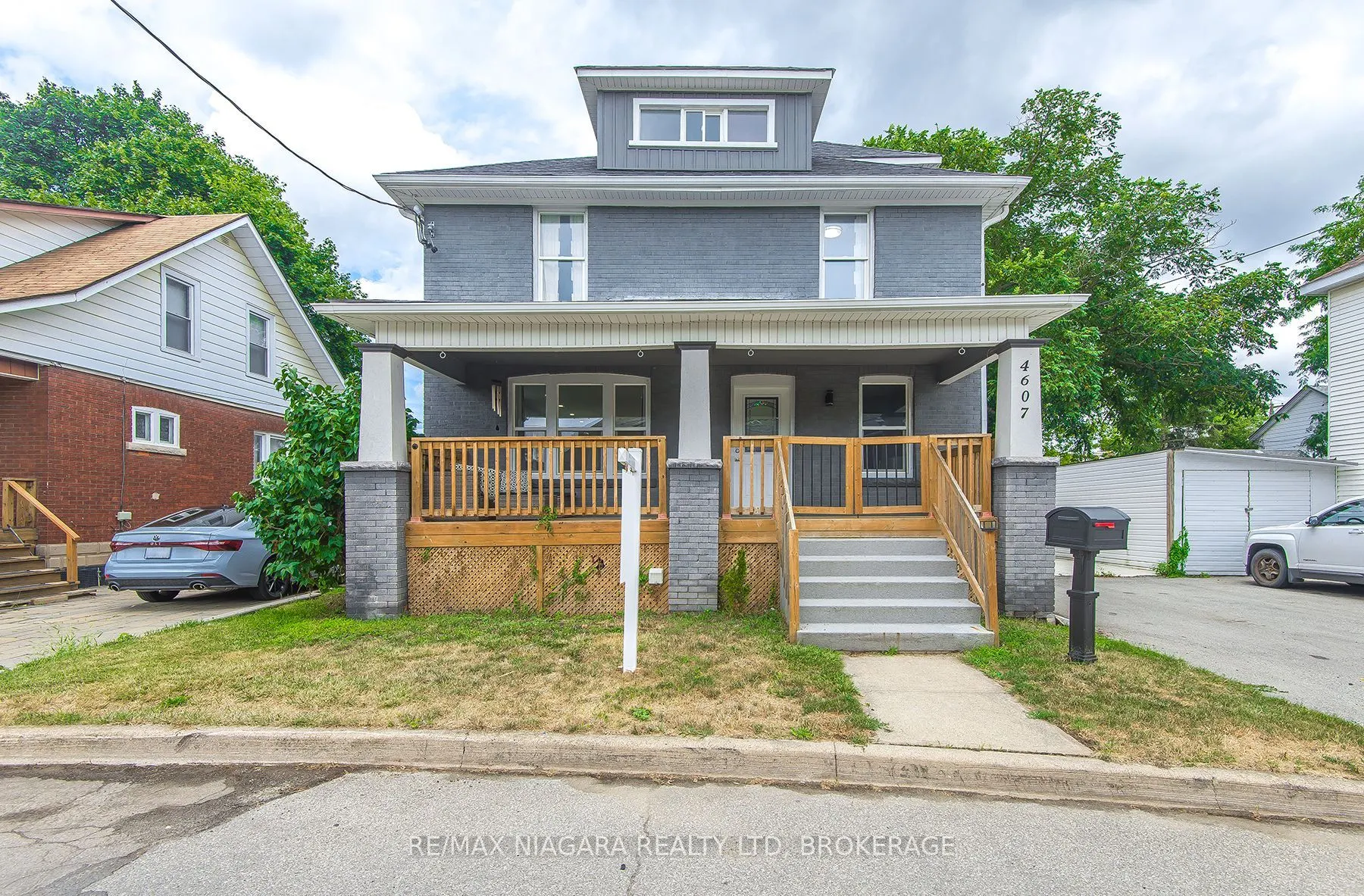 4607 Nelson Crescent