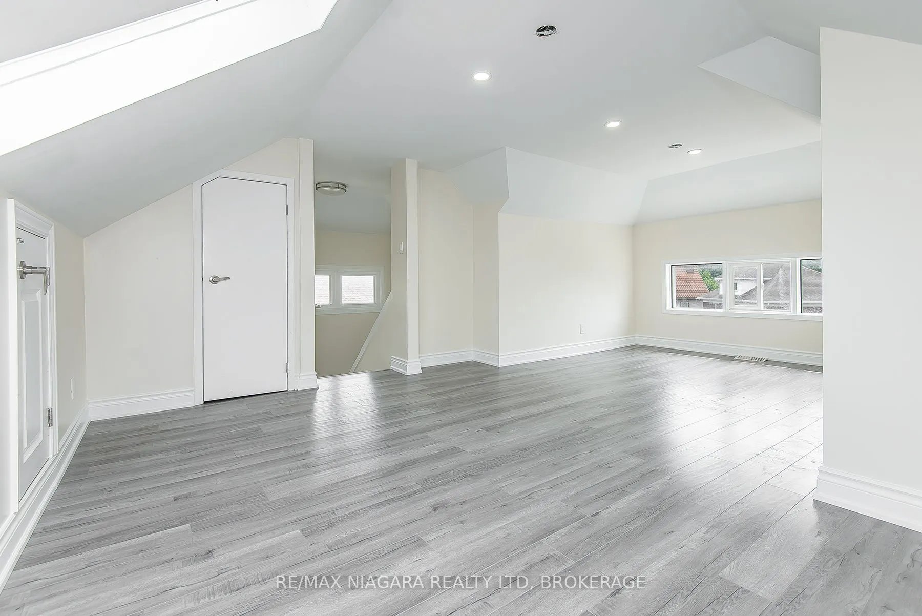 4607 Nelson Crescent