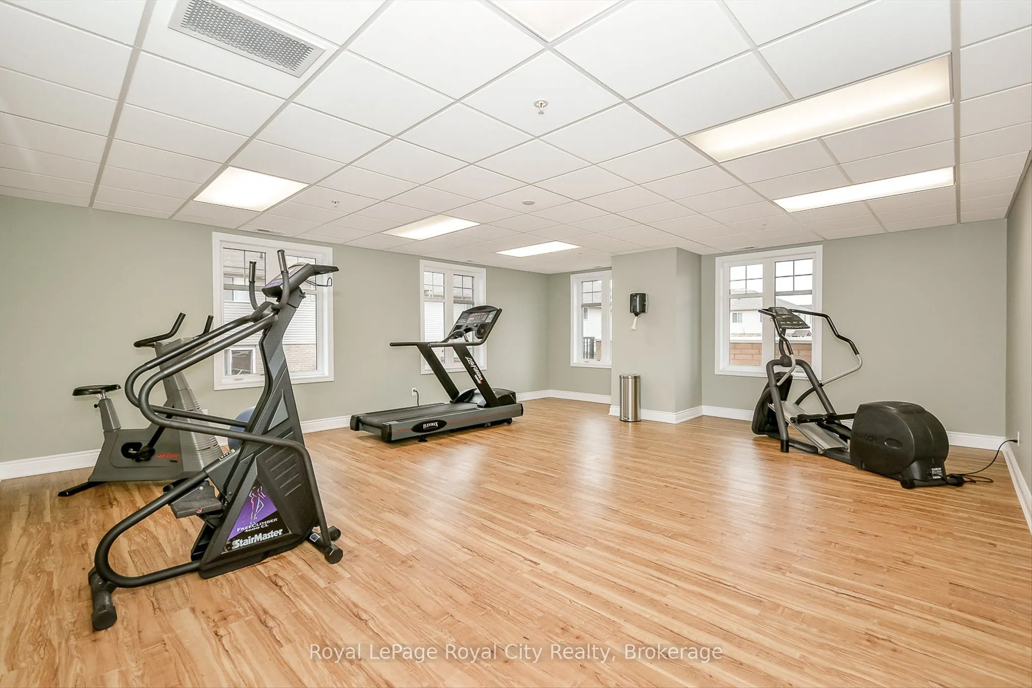 2 Colonial Drive, #403