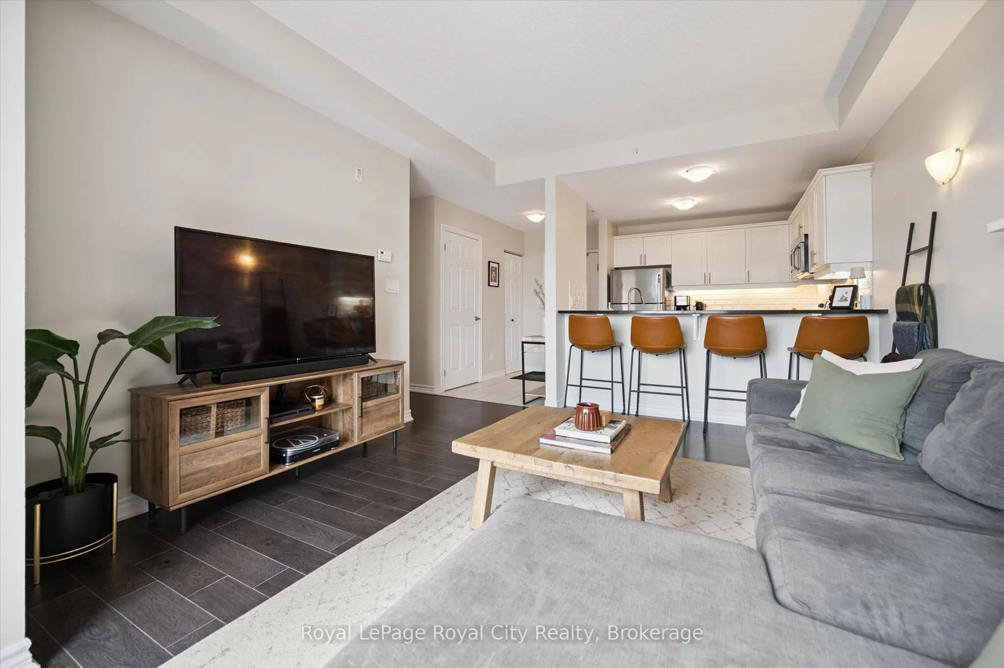 2 Colonial Drive, #403