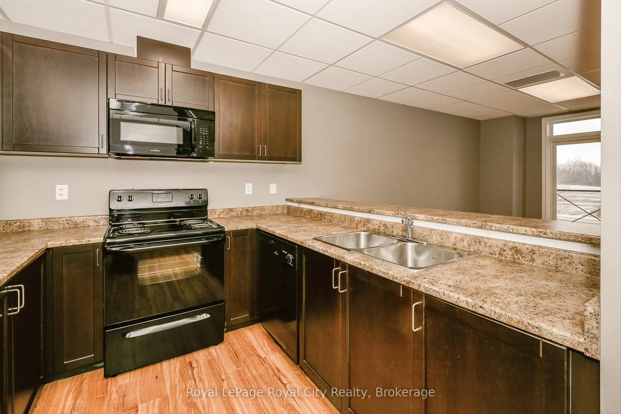 2 Colonial Drive, #403
