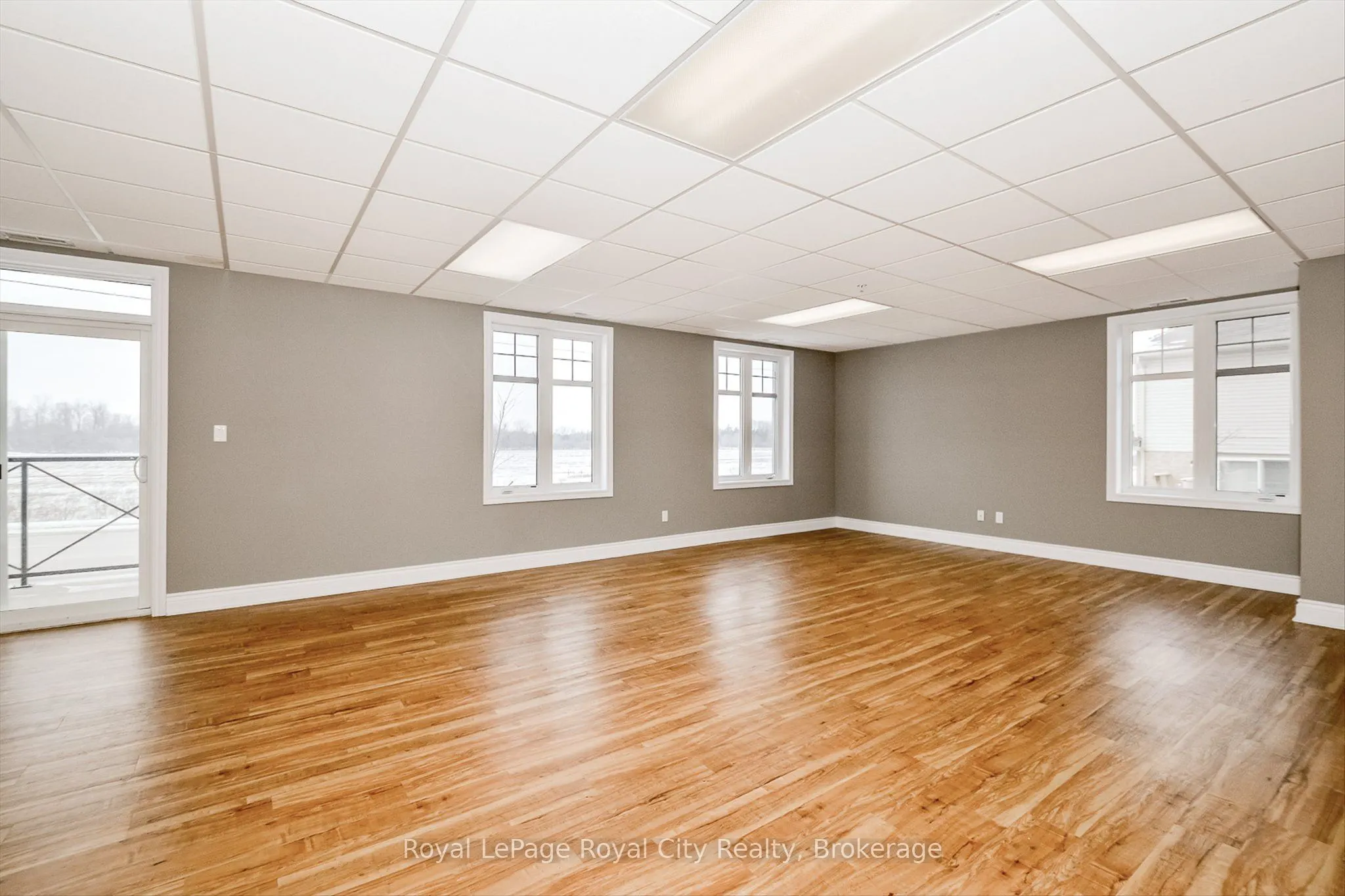2 Colonial Drive, #403