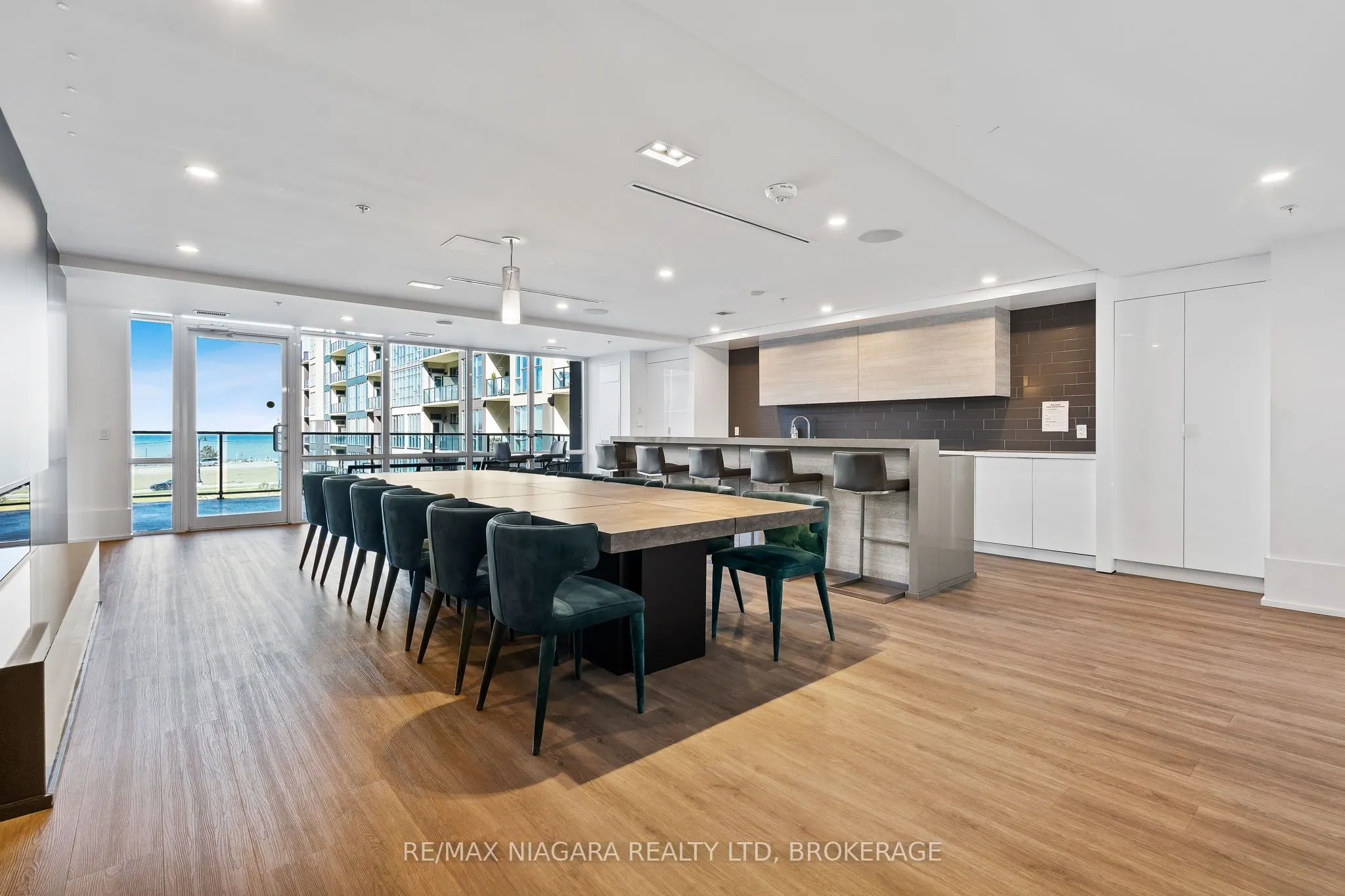 16 Concord Place, #416