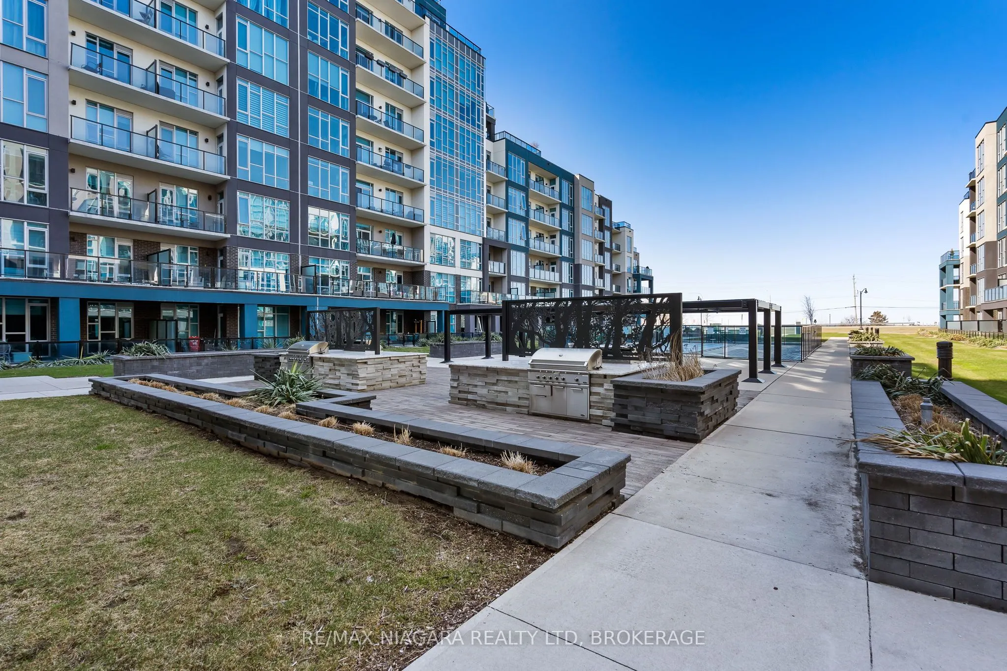 16 Concord Place, #416