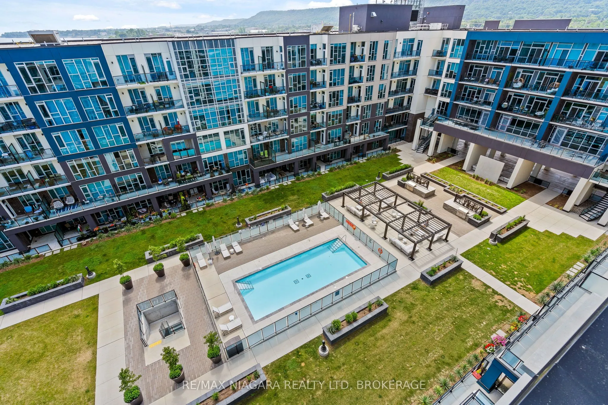 16 Concord Place, #416