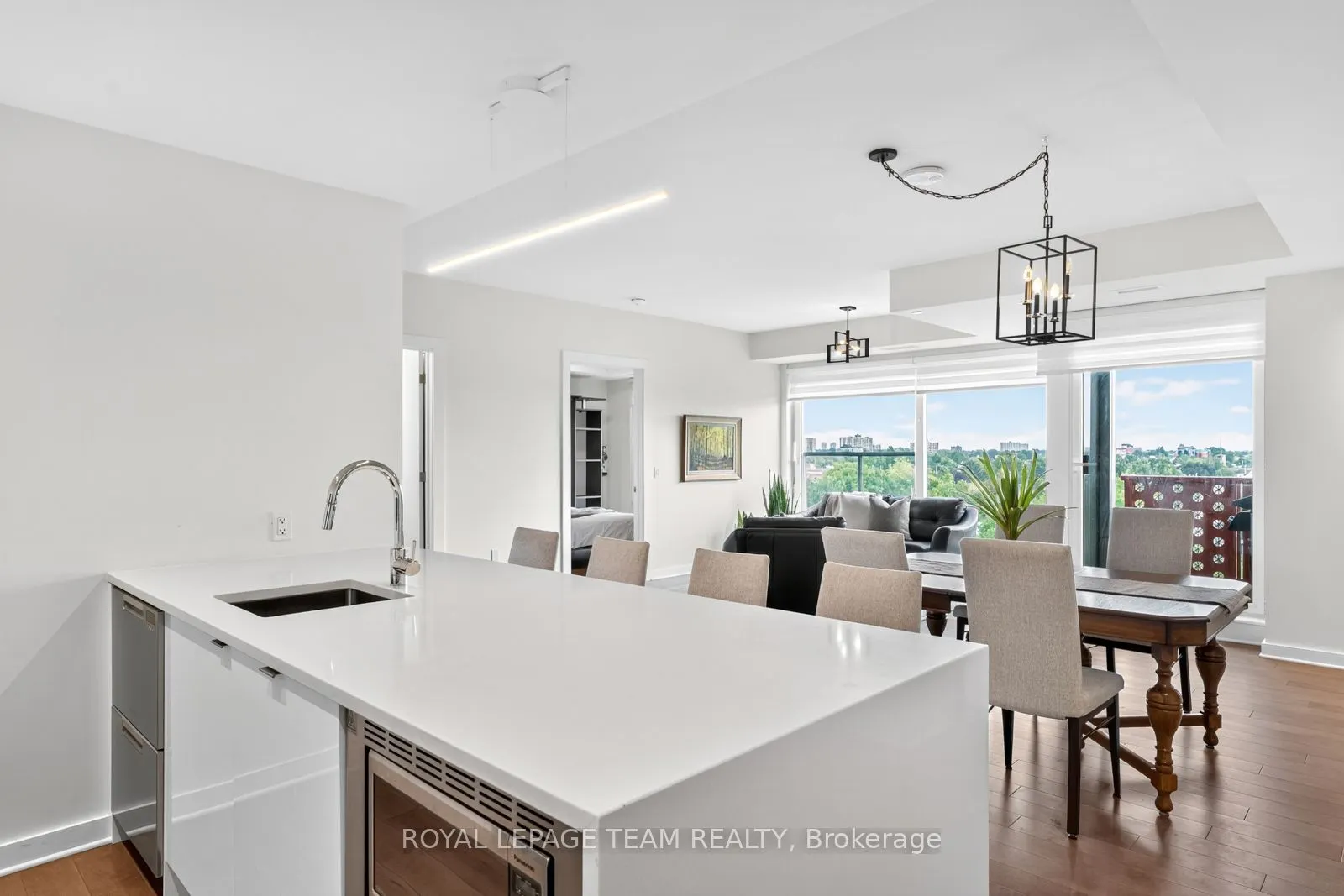 135 Barrette Street, #608