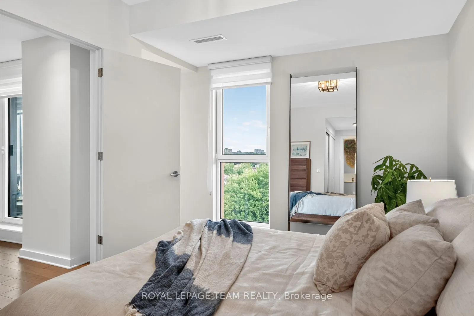 135 Barrette Street, #608