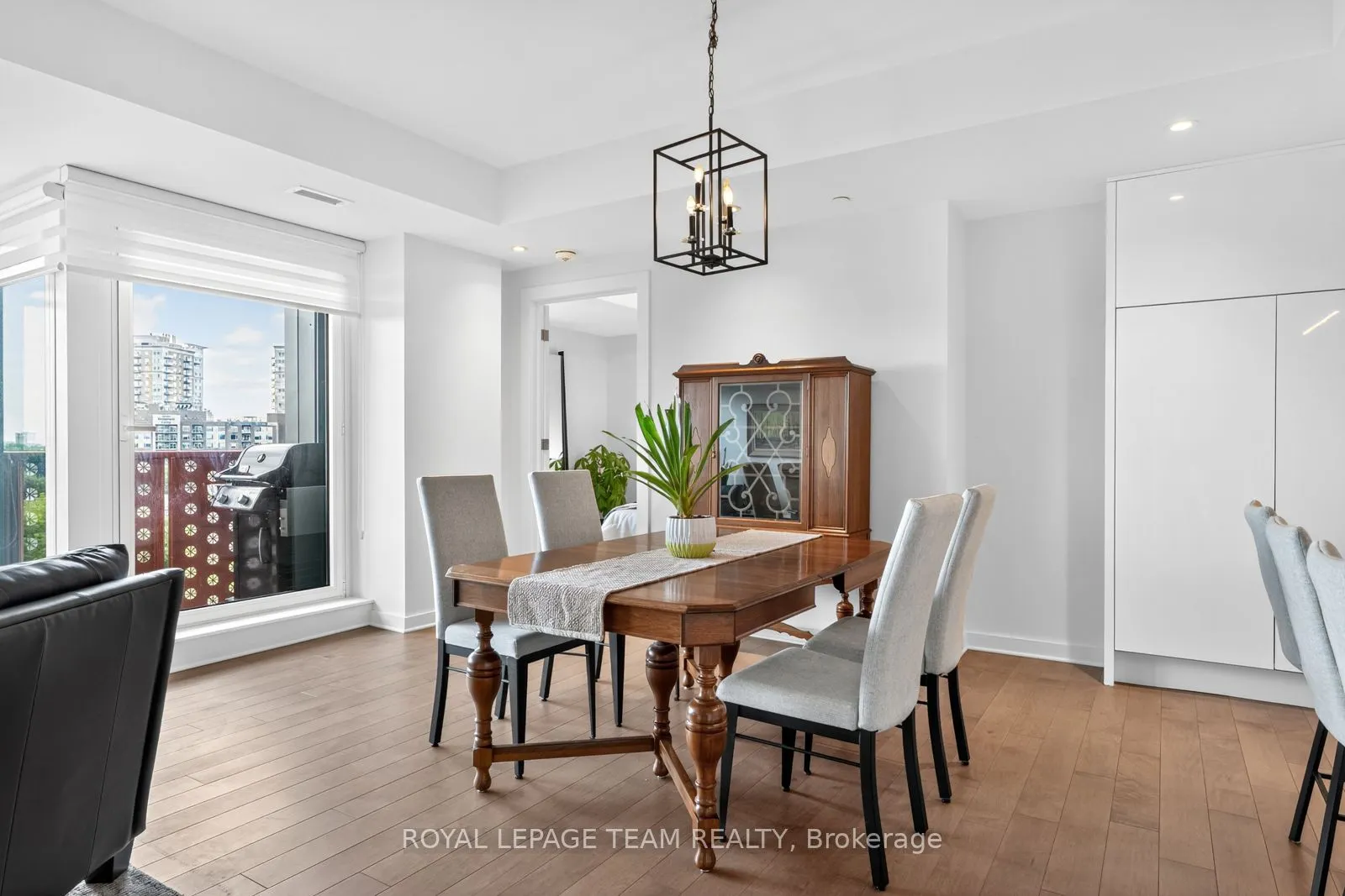135 Barrette Street, #608