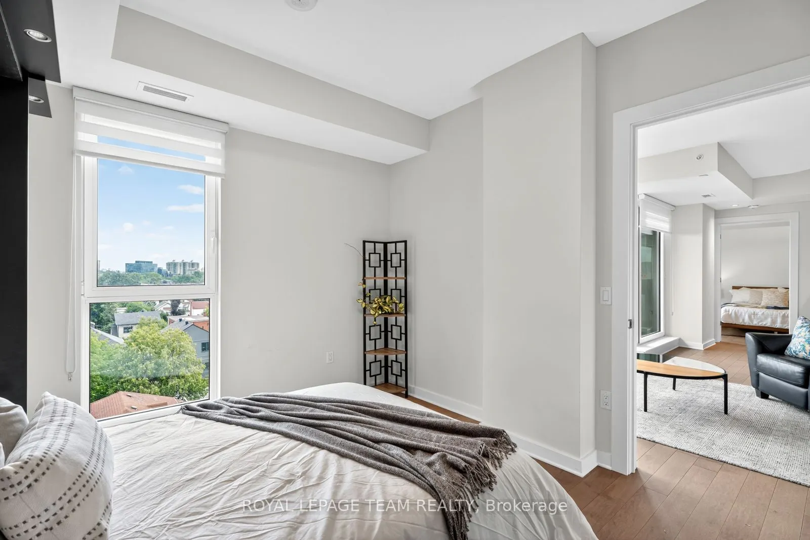 135 Barrette Street, #608