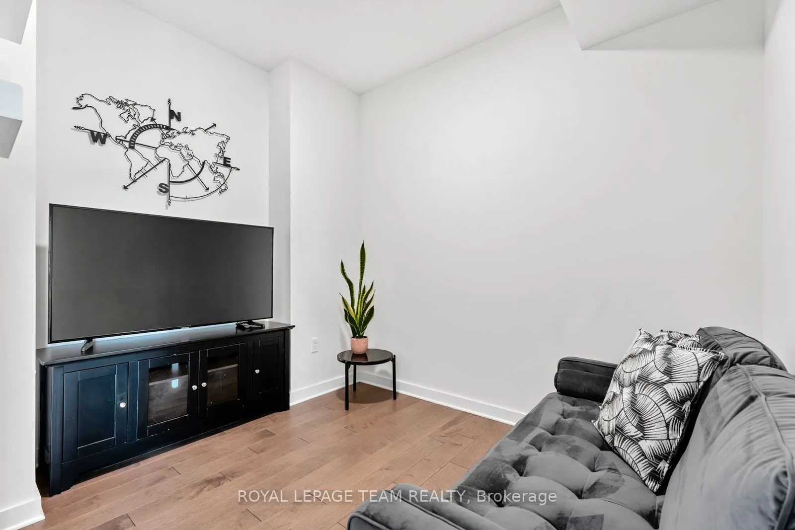 135 Barrette Street, #608