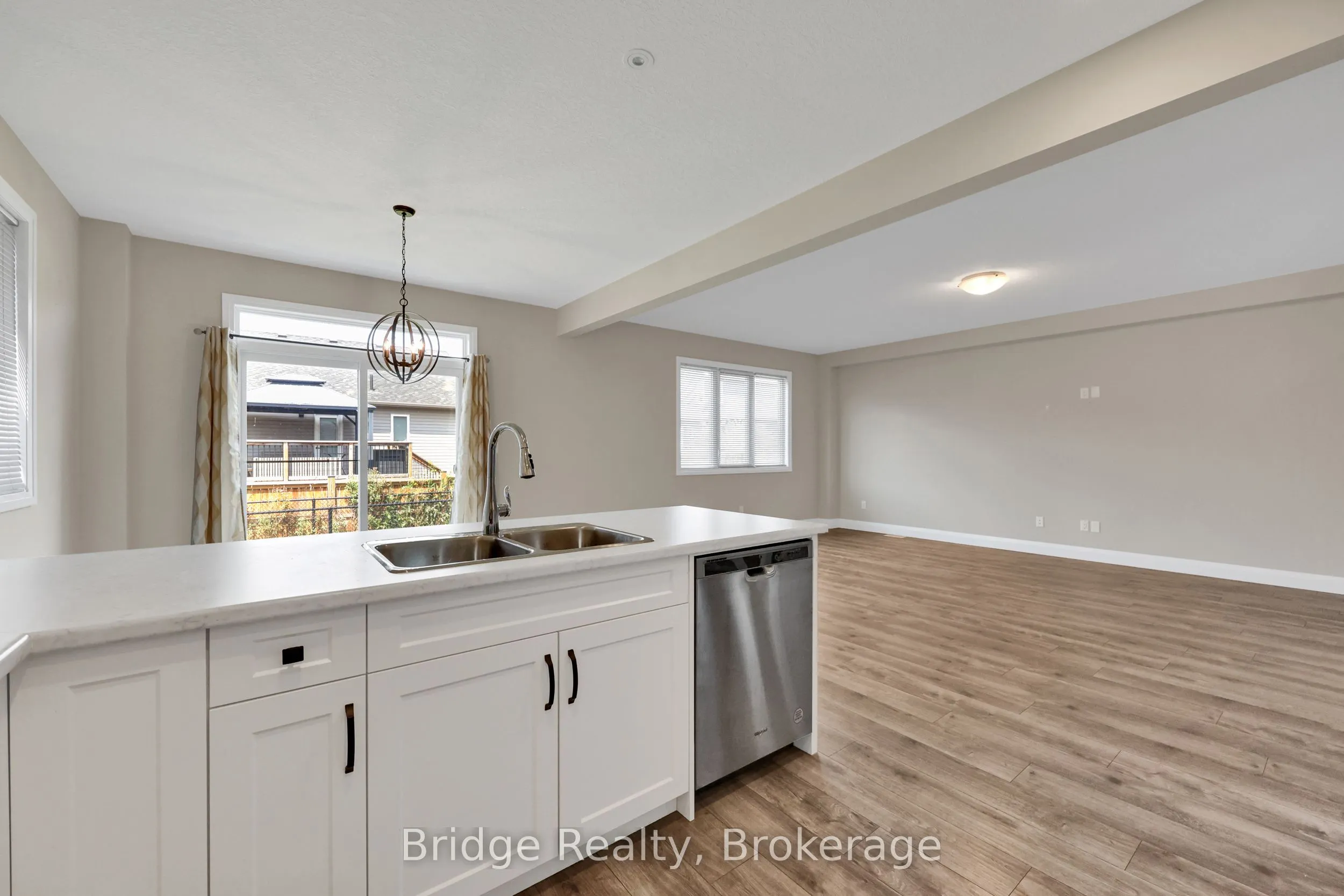 66 Cash Crescent