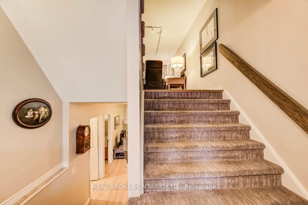 375 HOLIDAY INN Drive, #11