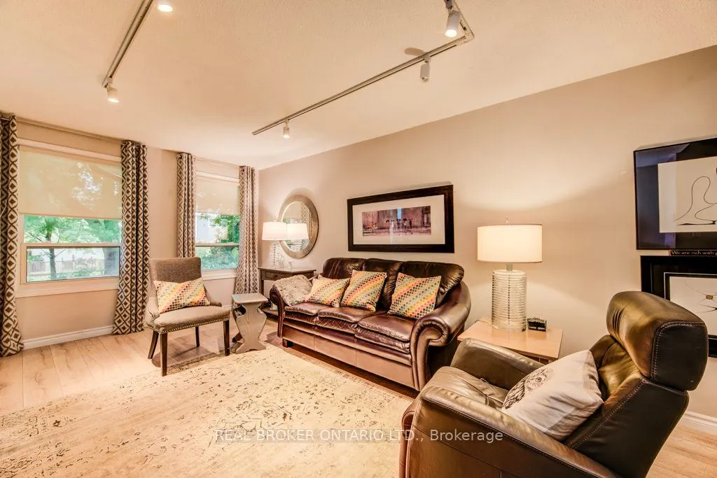 375 HOLIDAY INN Drive, #11