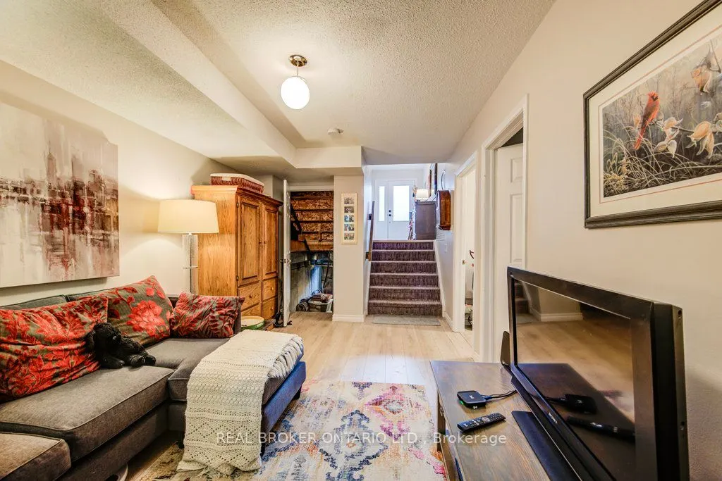 375 HOLIDAY INN Drive, #11