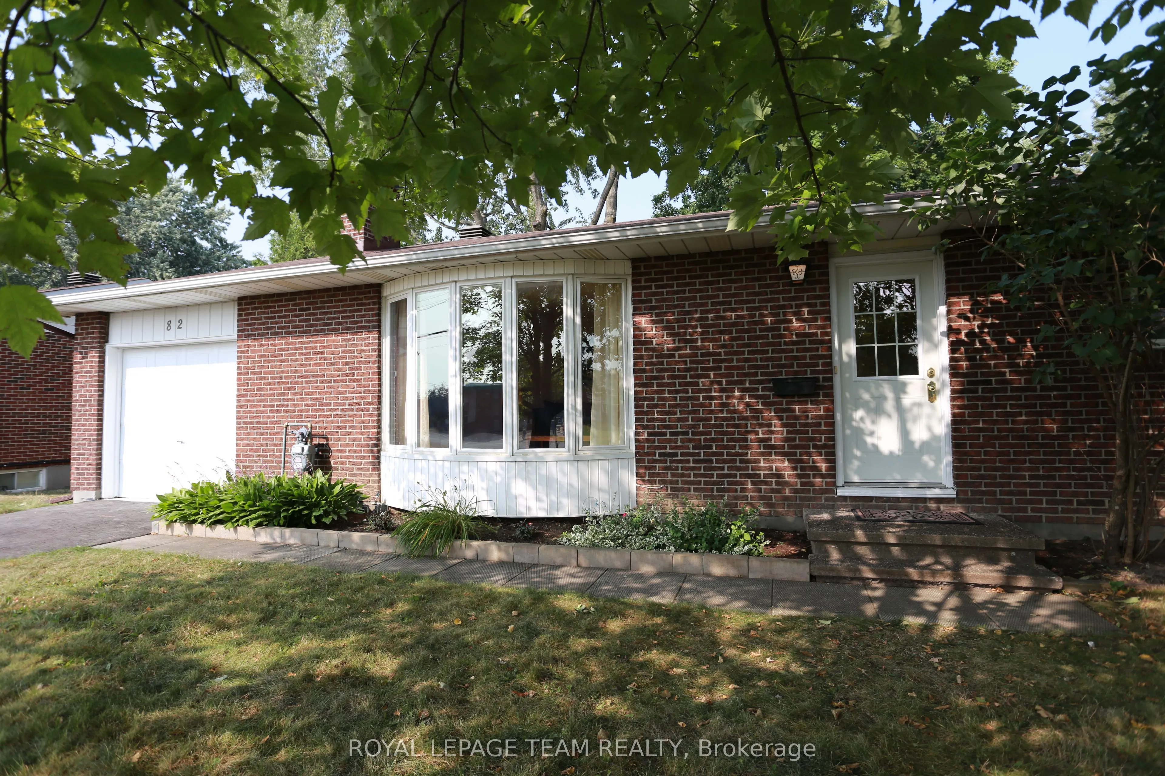 82 Maitland Street S