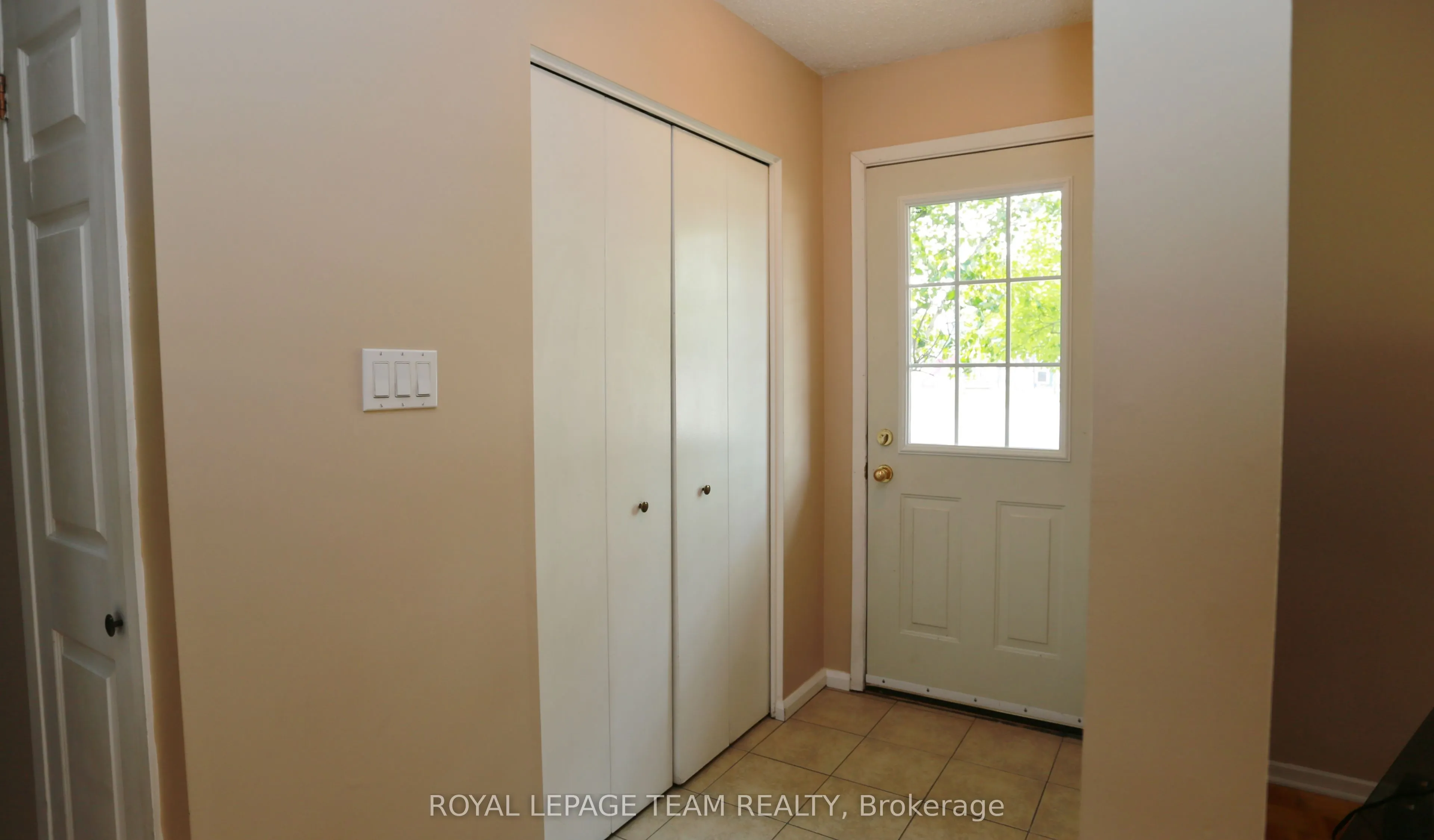 82 Maitland Street S