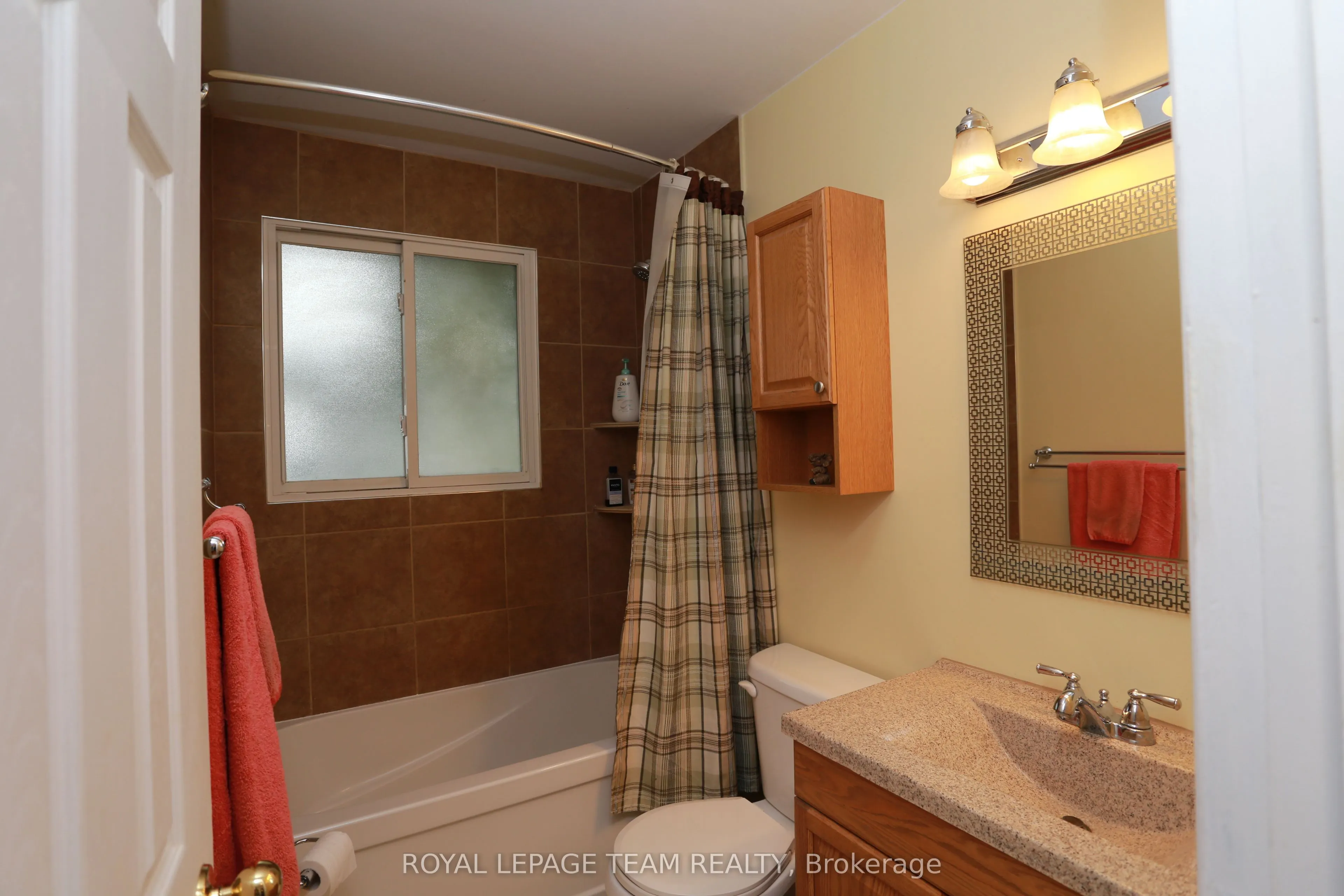 82 Maitland Street S