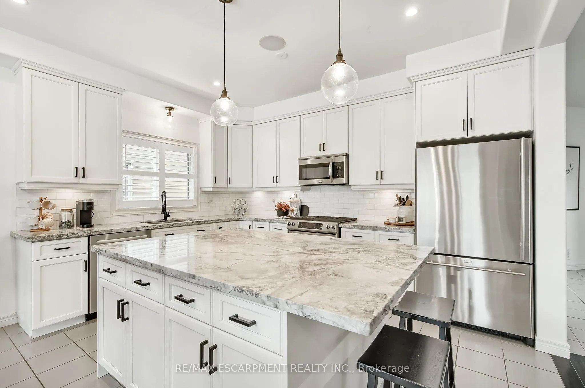 4884 Allan Court