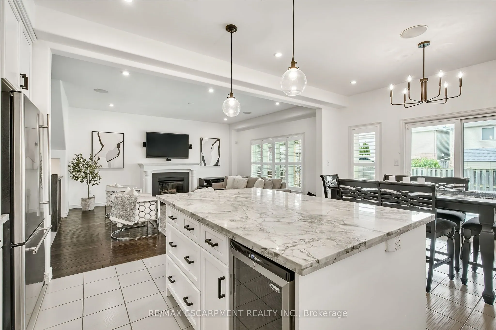4884 Allan Court