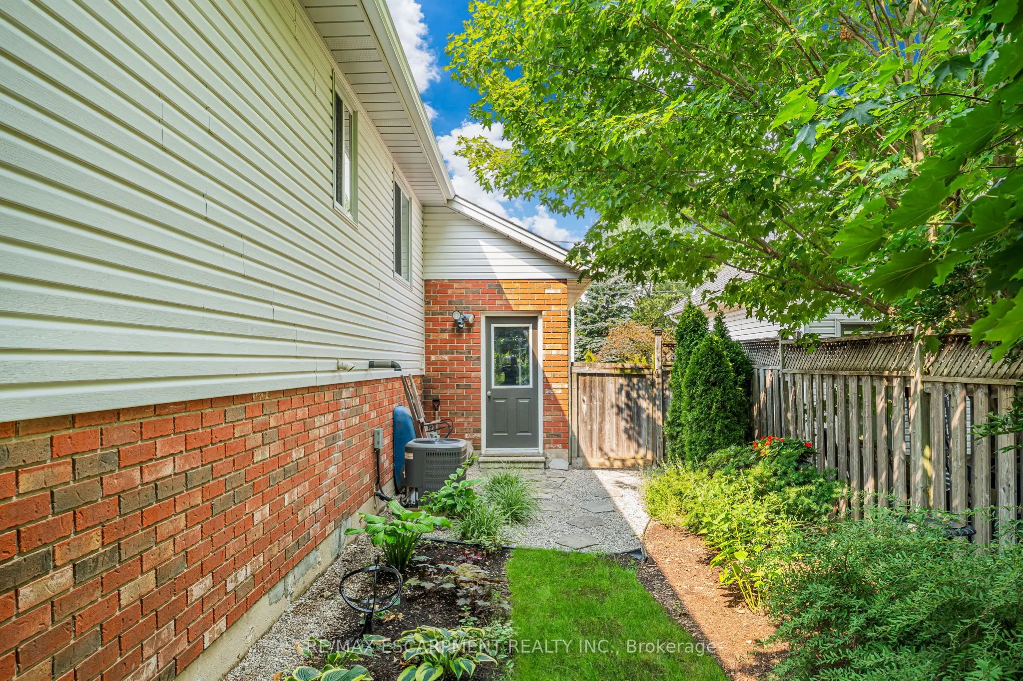2461 SHURIE Road