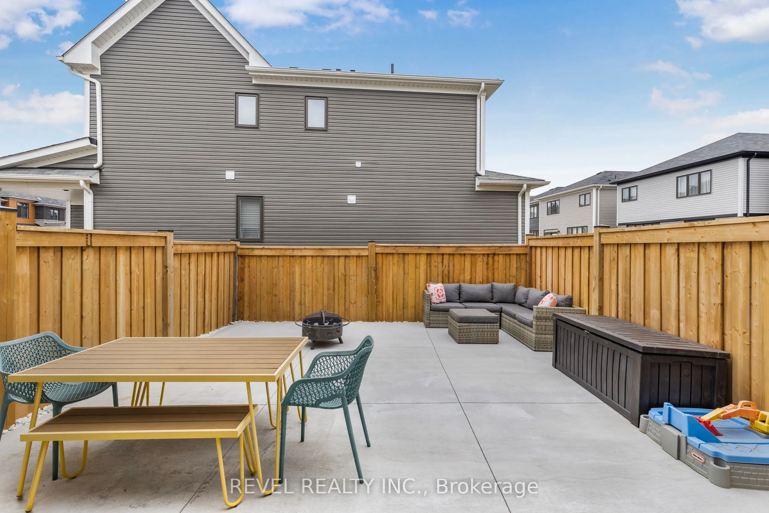 154 Maclachlan Avenue