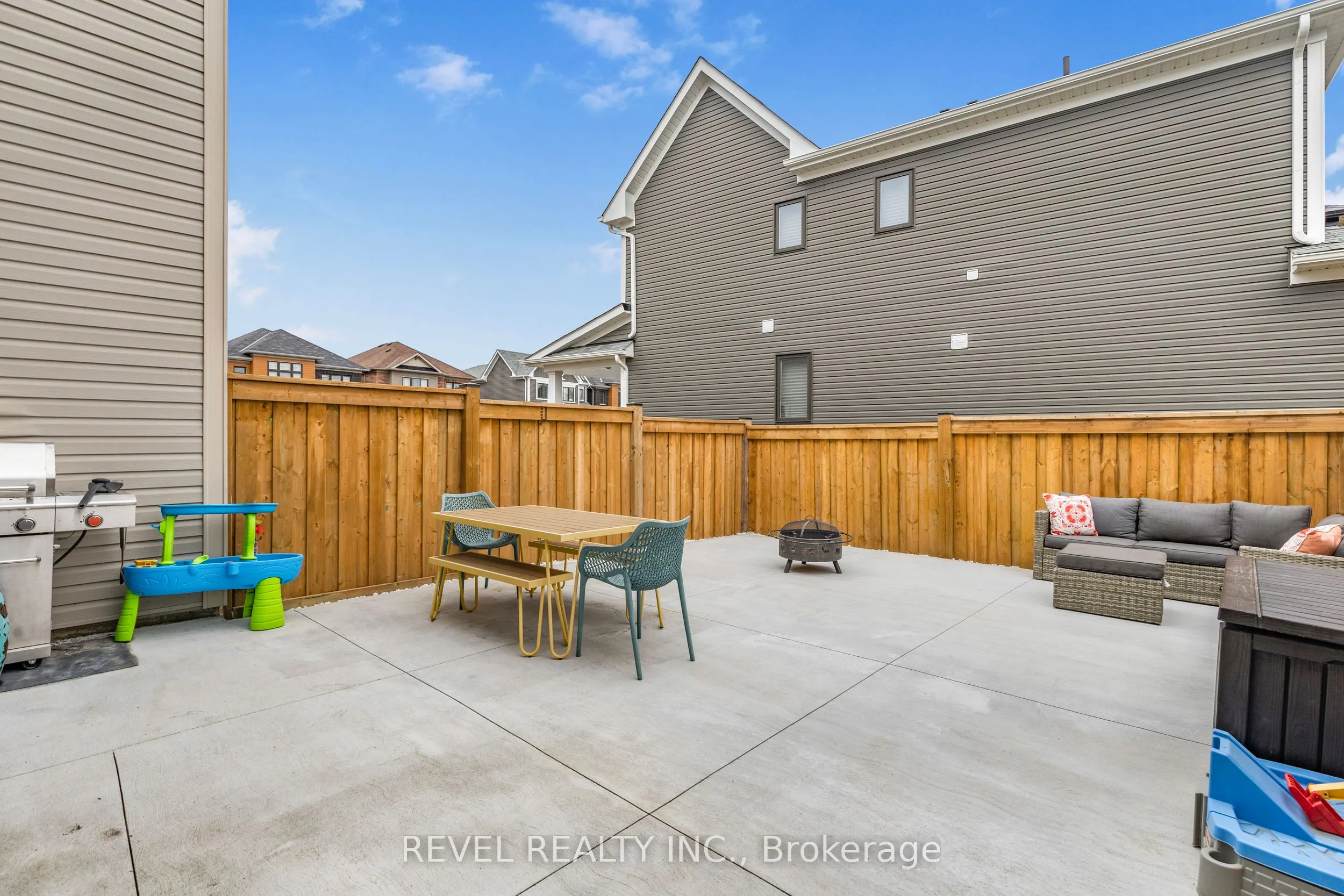 154 Maclachlan Avenue