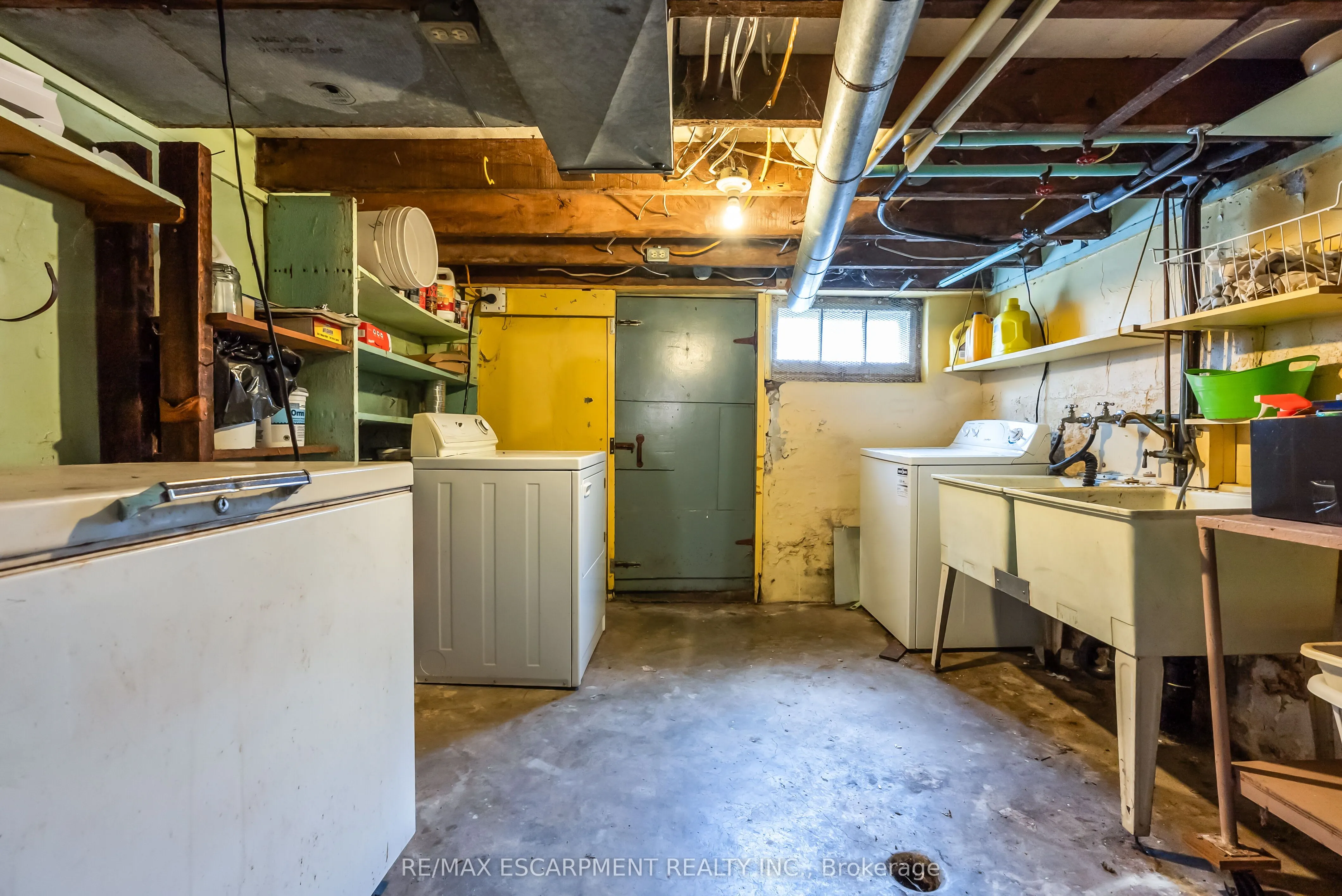 170 Grosvenor Avenue N