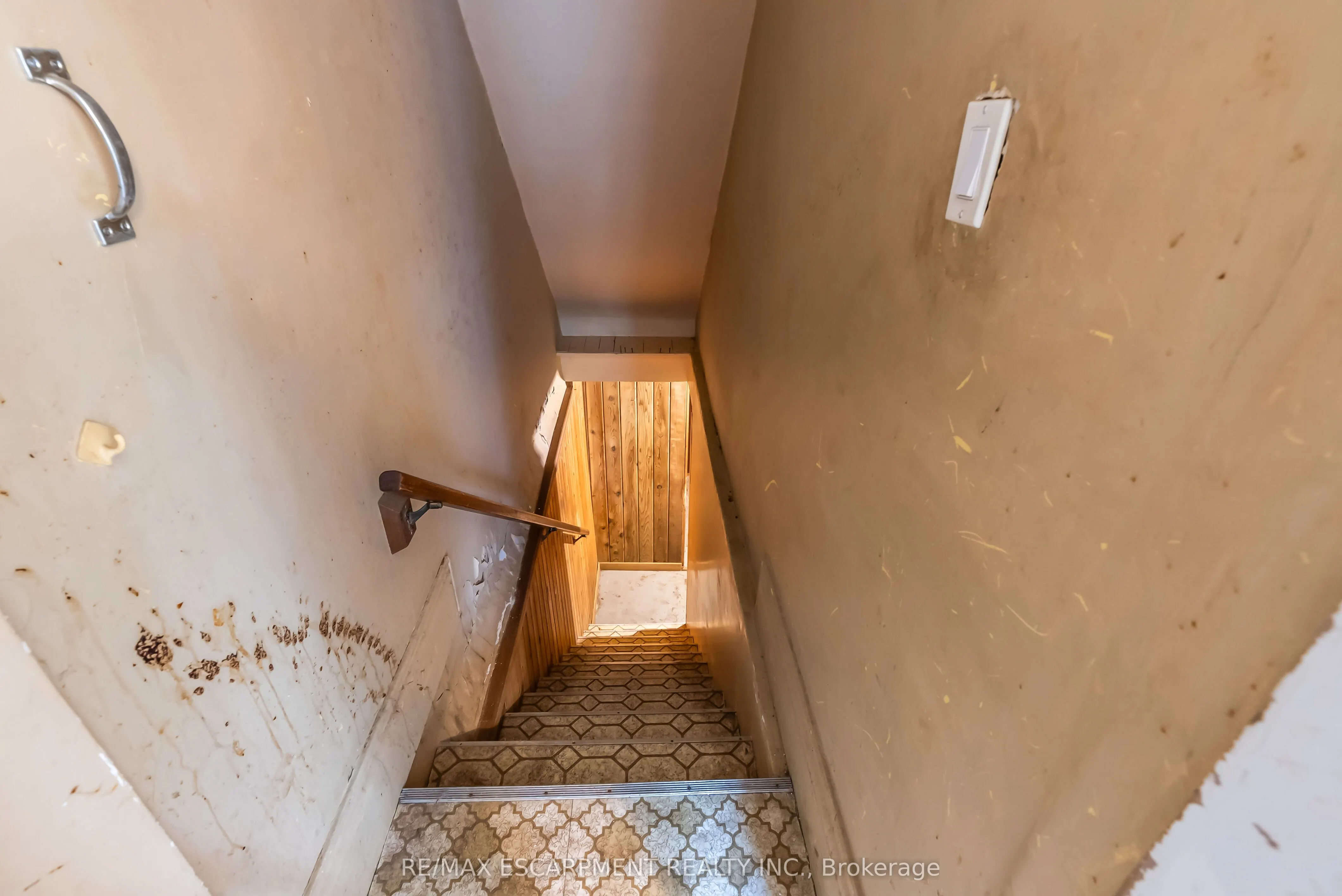 170 Grosvenor Avenue N
