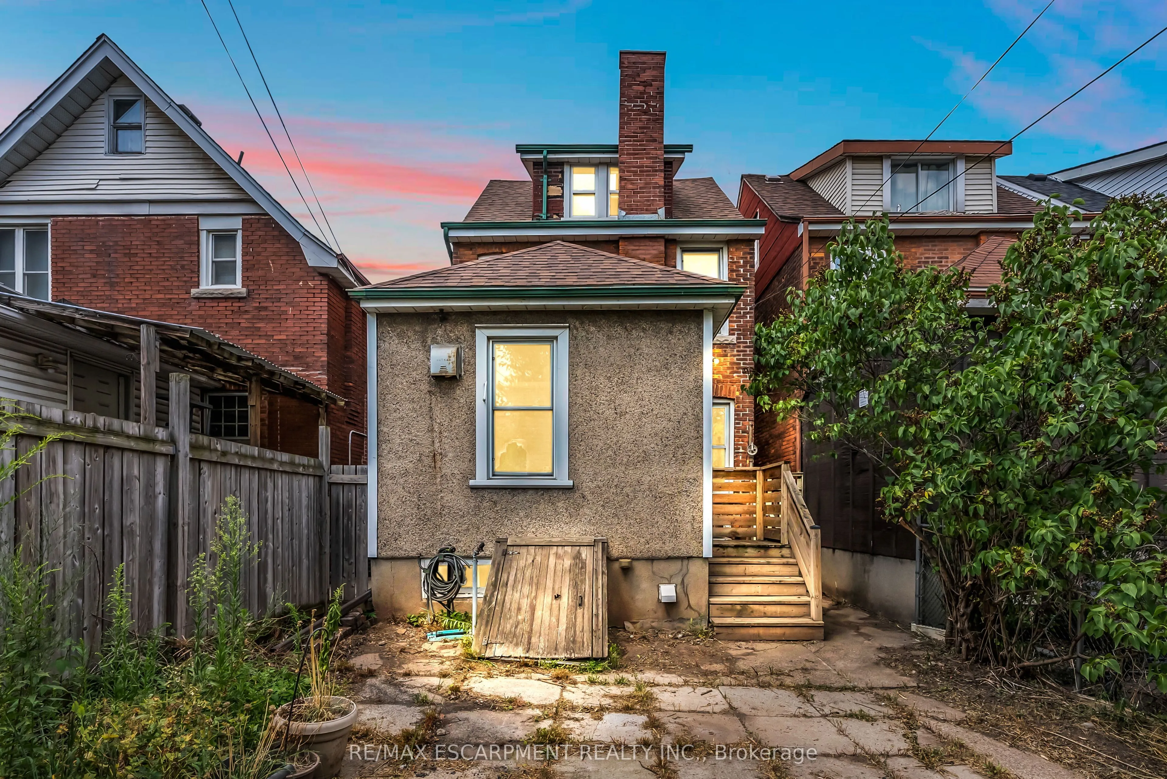 170 Grosvenor Avenue N