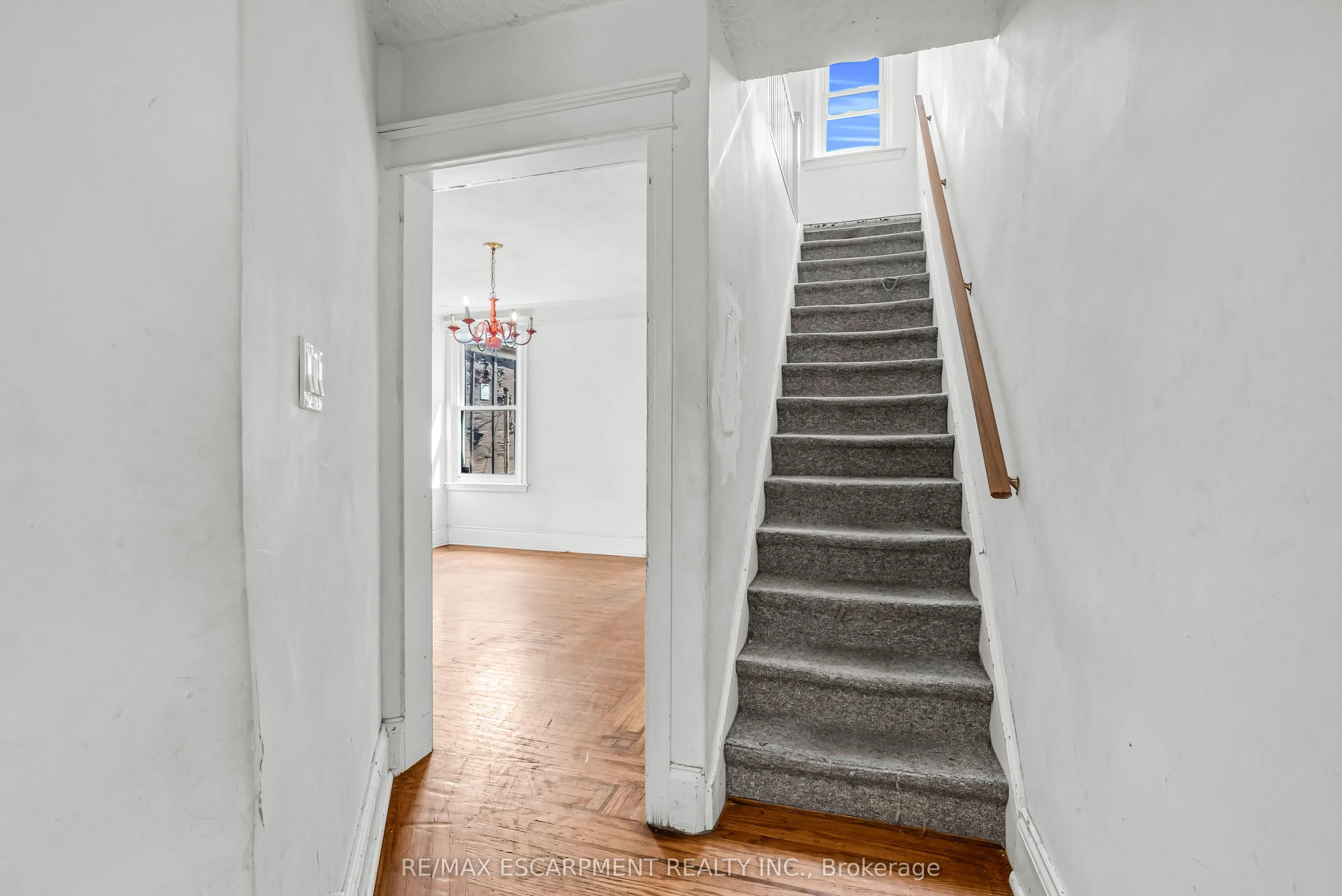170 Grosvenor Avenue N