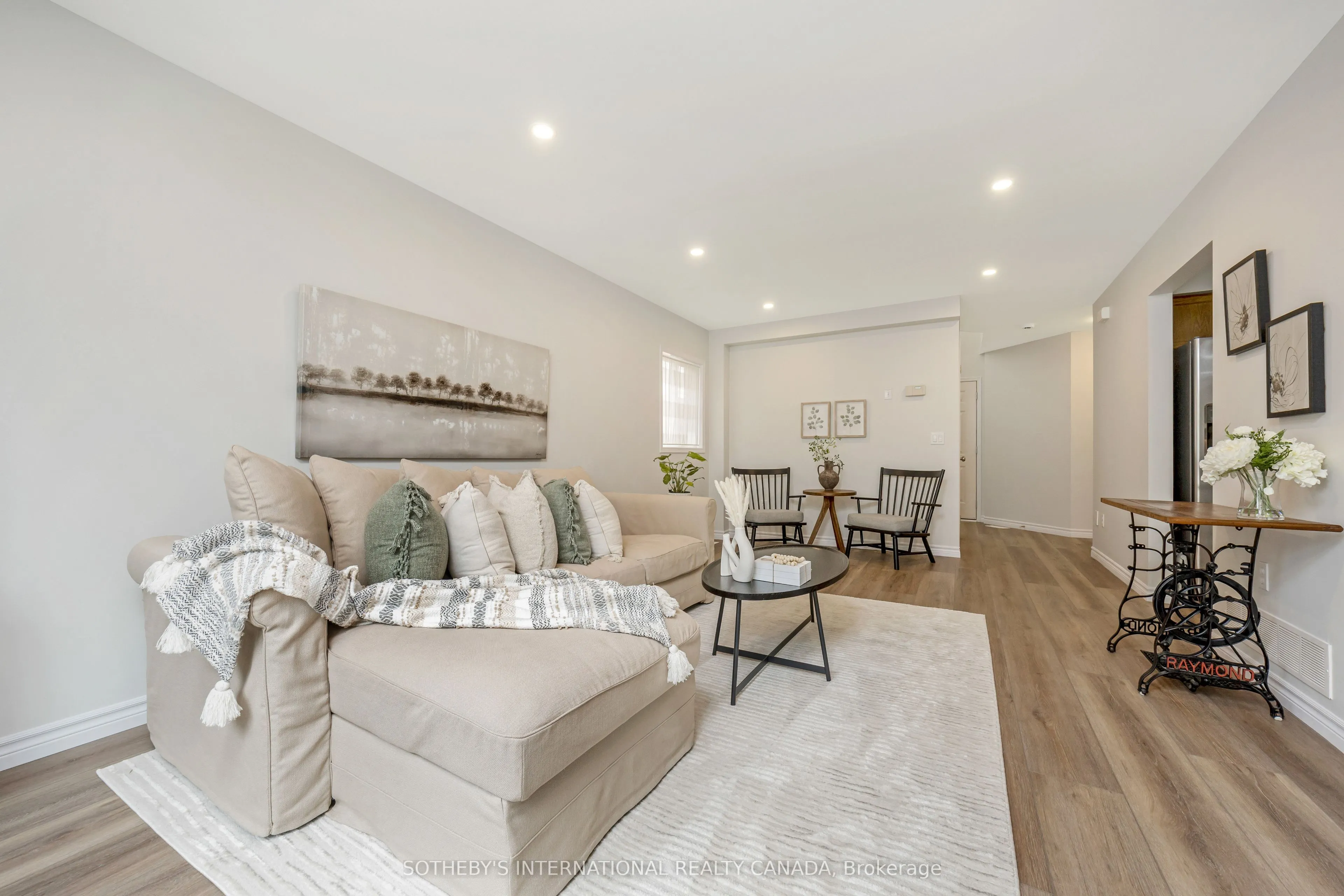 61 Darling Crescent