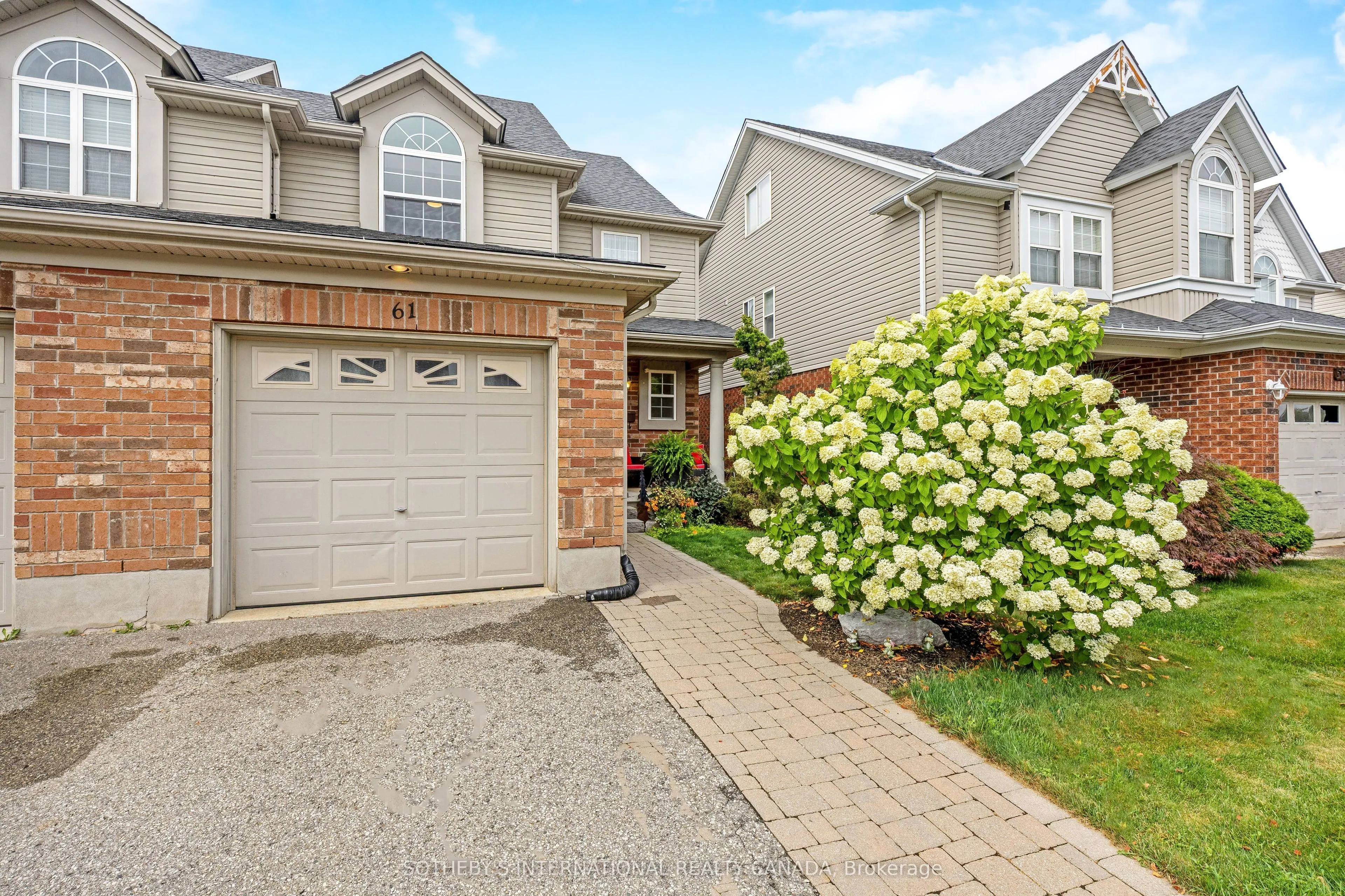 61 Darling Crescent