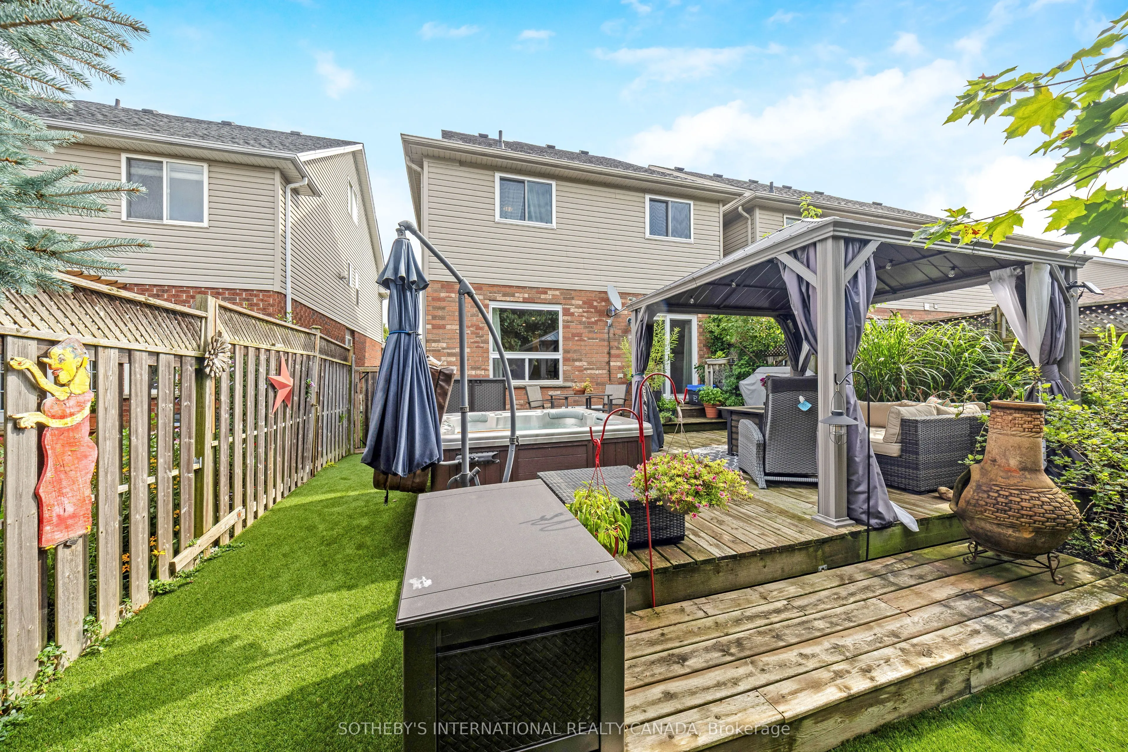 61 Darling Crescent