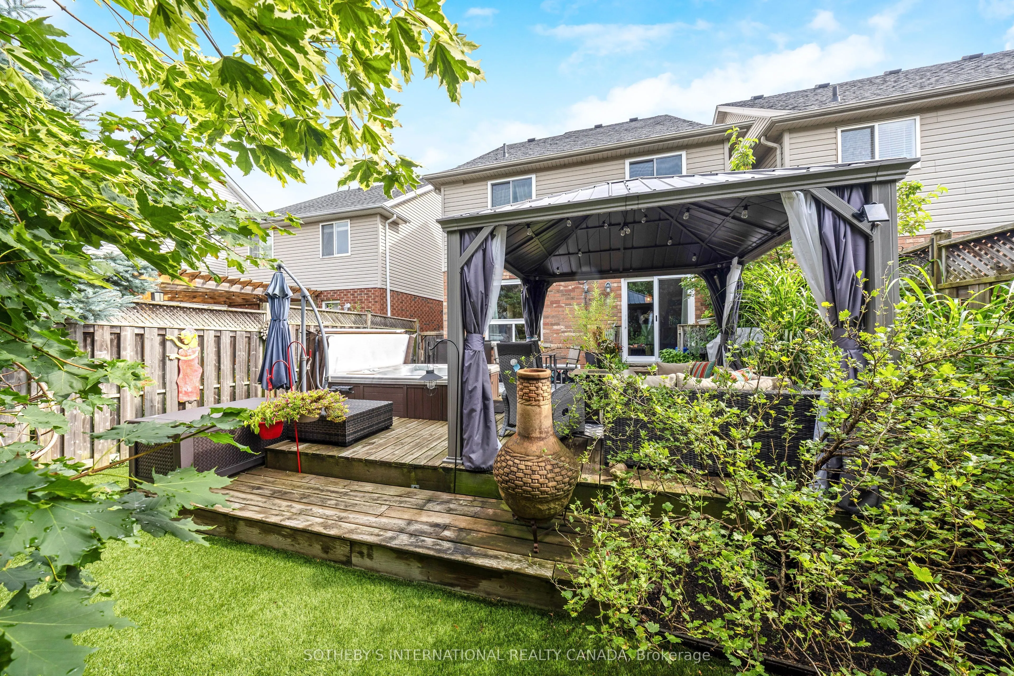 61 Darling Crescent
