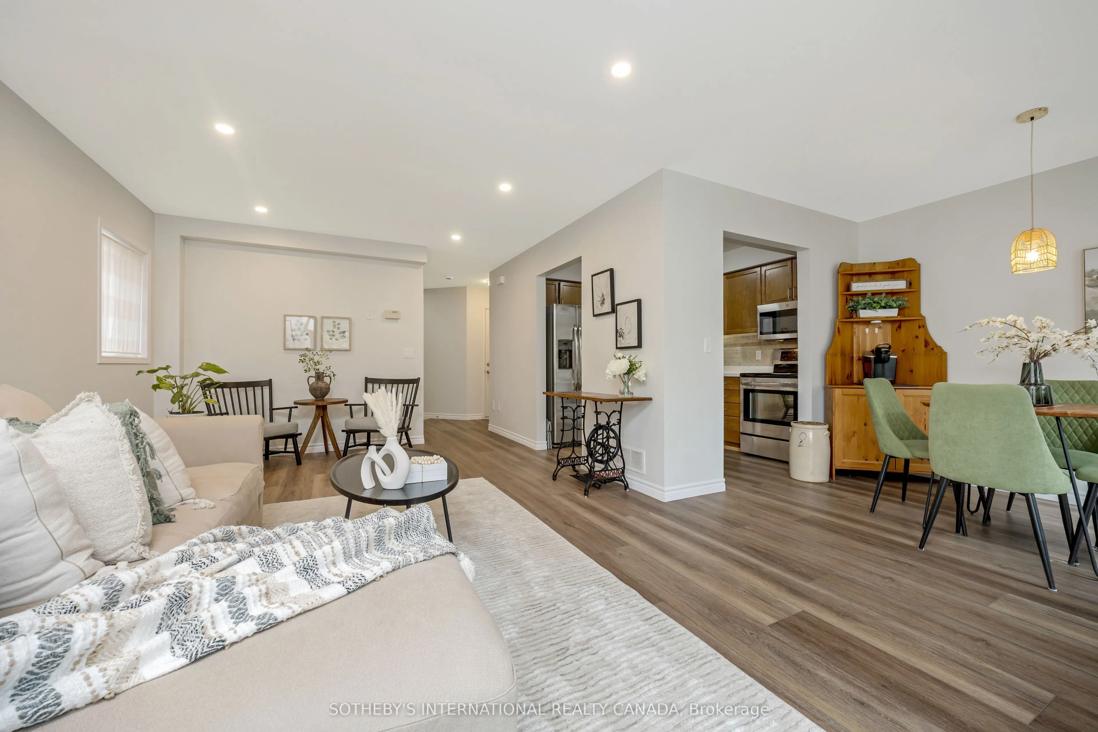 61 Darling Crescent