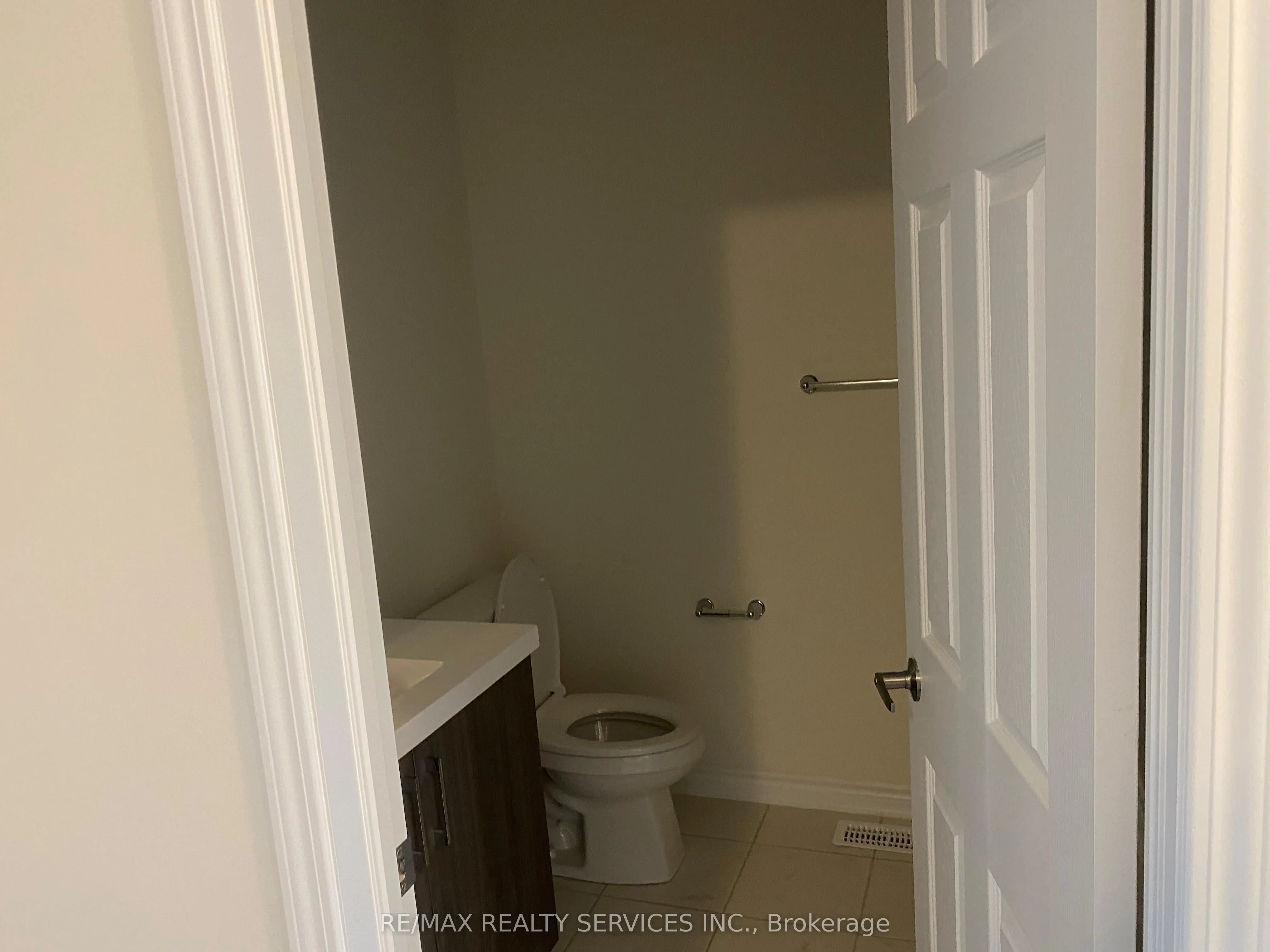 455 Guelph Avenue, #18
