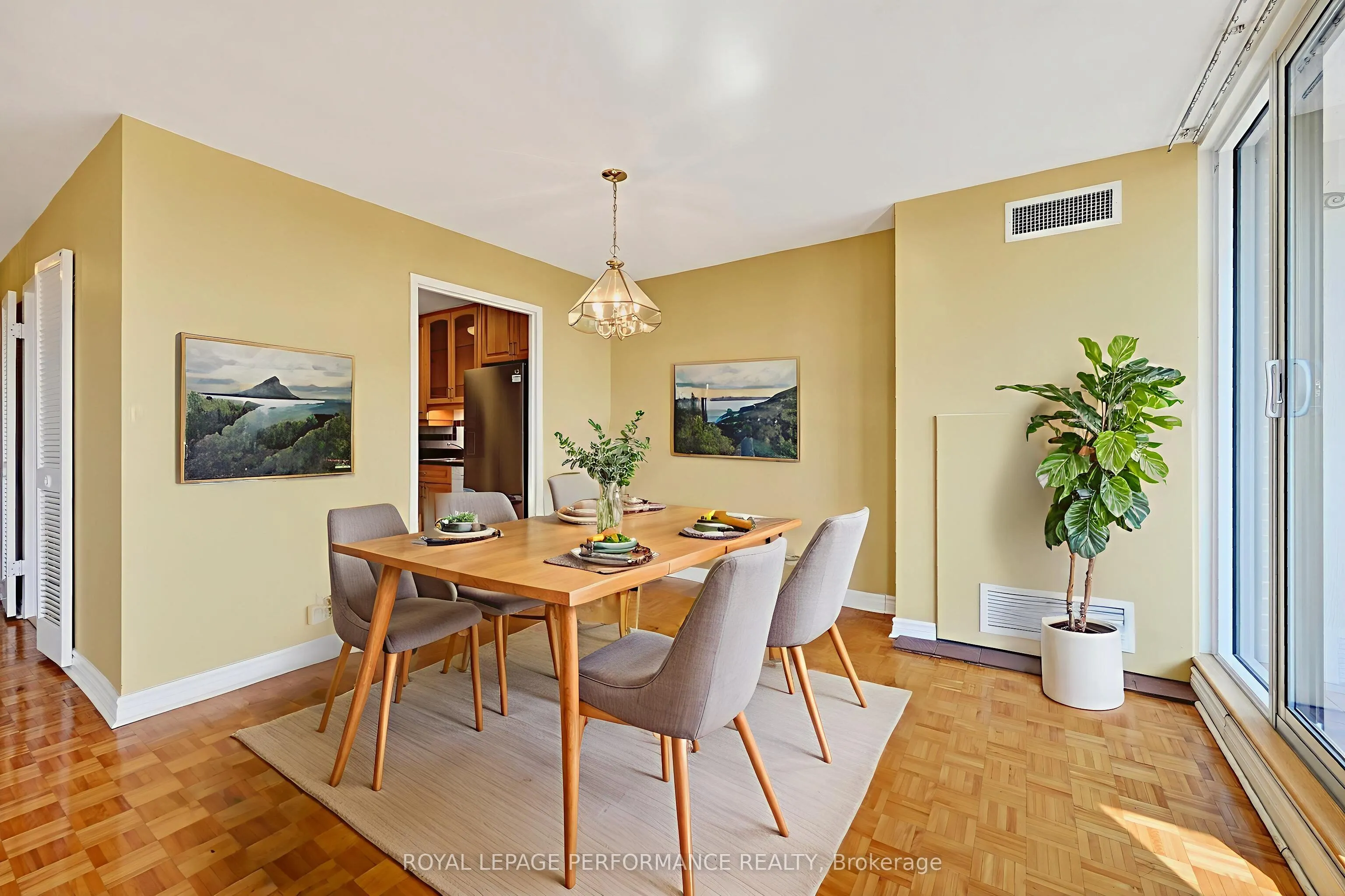 2951 Riverside Drive, #809