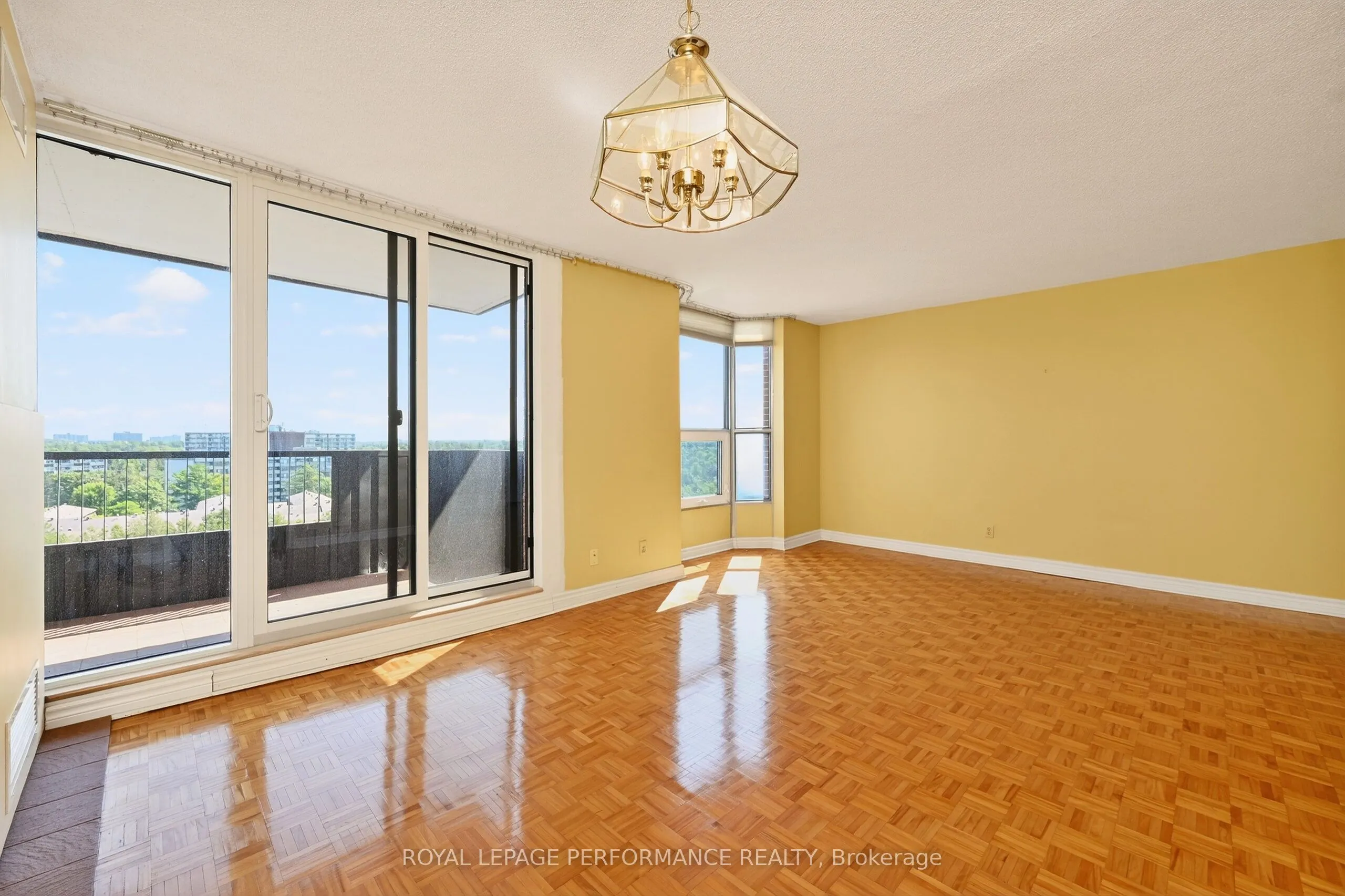 2951 Riverside Drive, #809