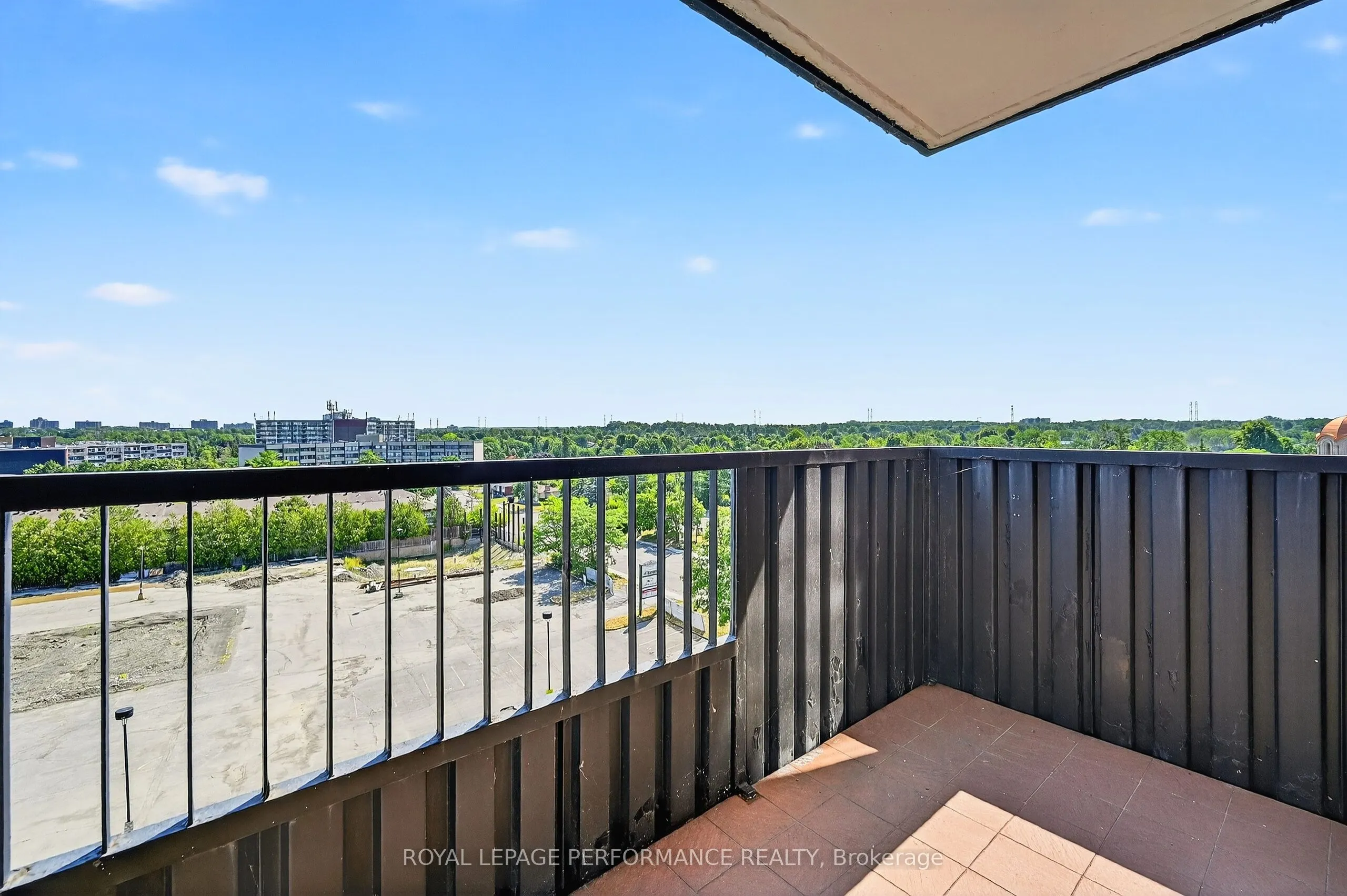 2951 Riverside Drive, #809
