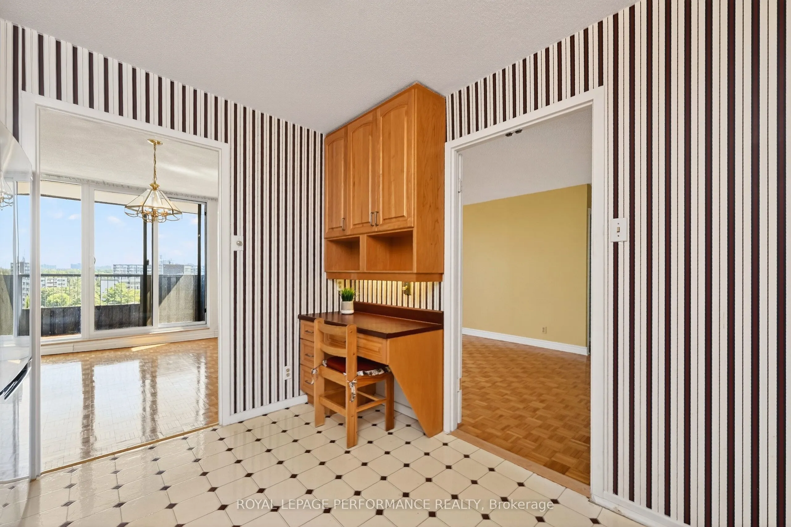 2951 Riverside Drive, #809