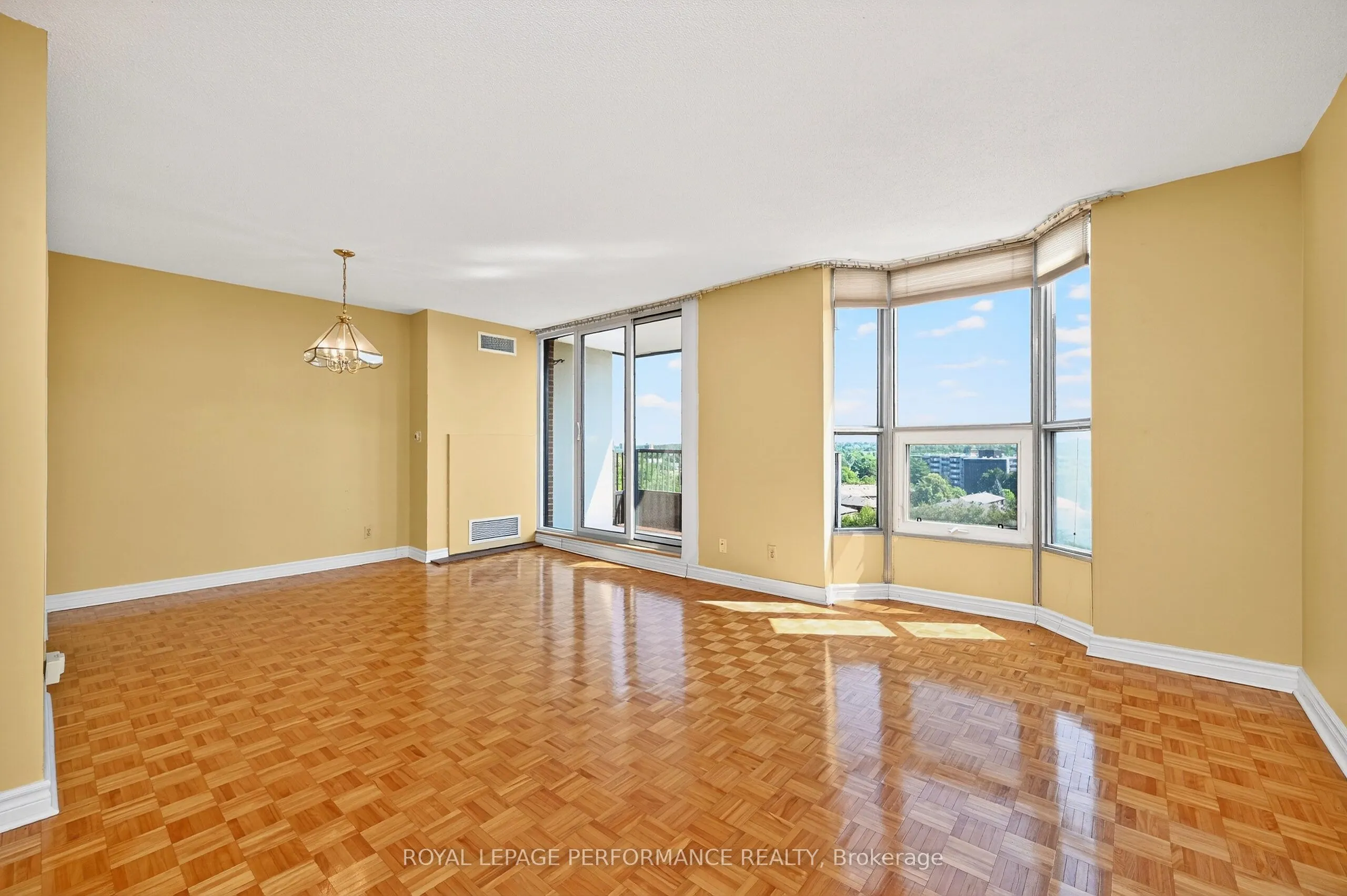 2951 Riverside Drive, #809